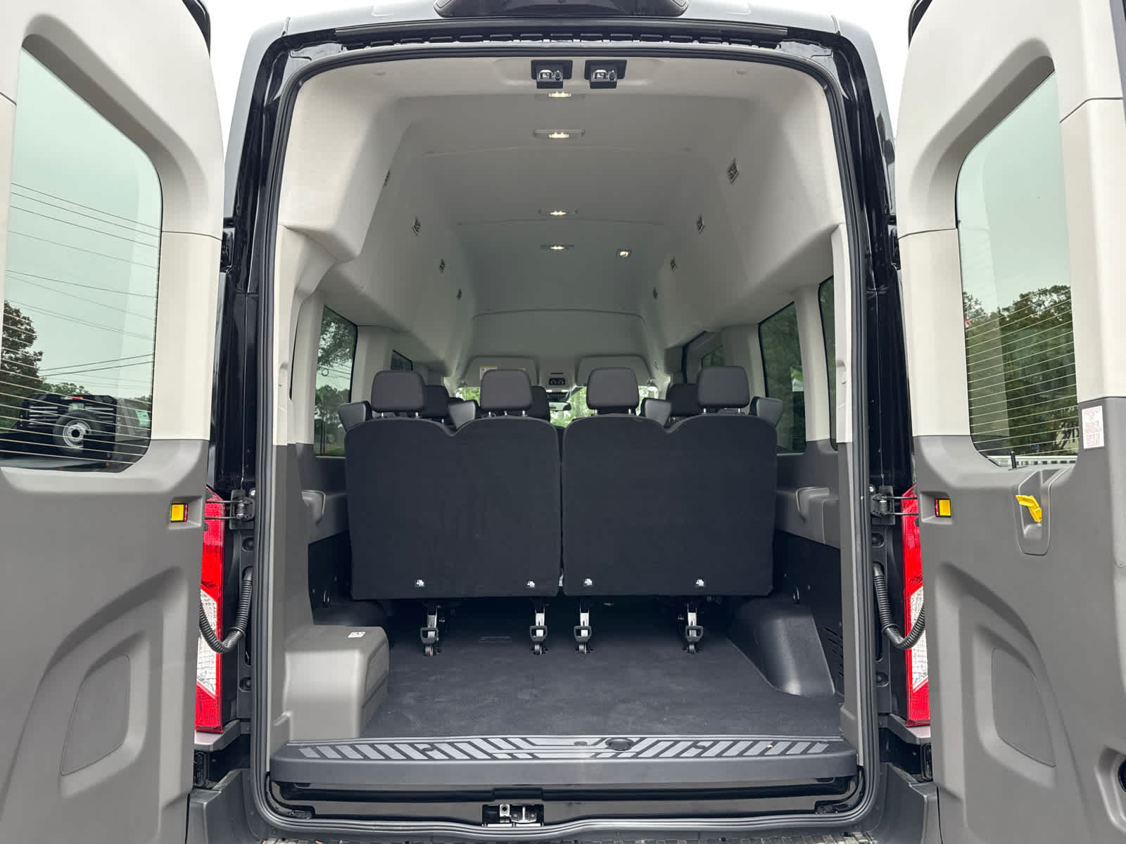 2024 Ford Transit Passenger XLT