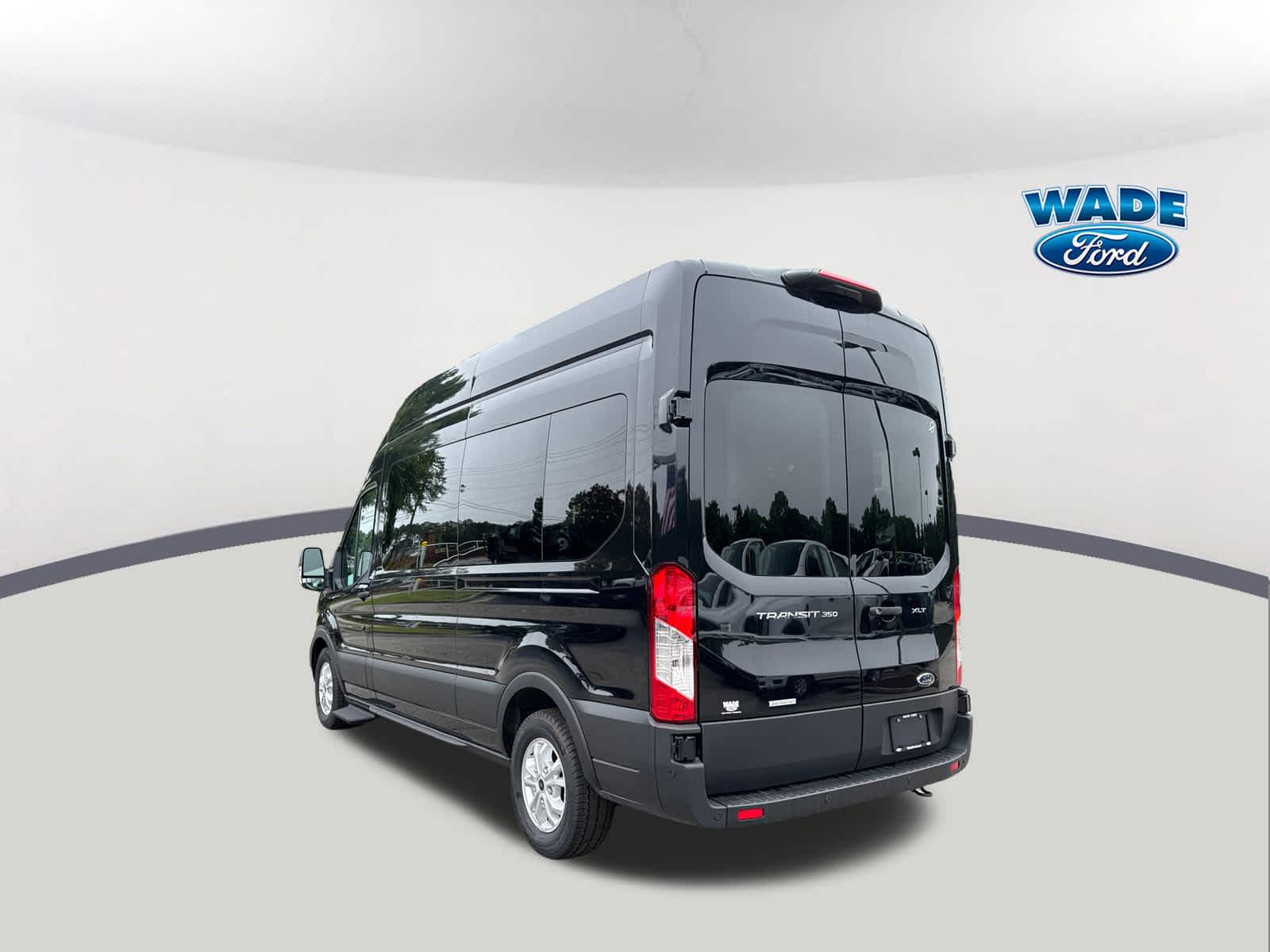 2024 Ford Transit Passenger XLT