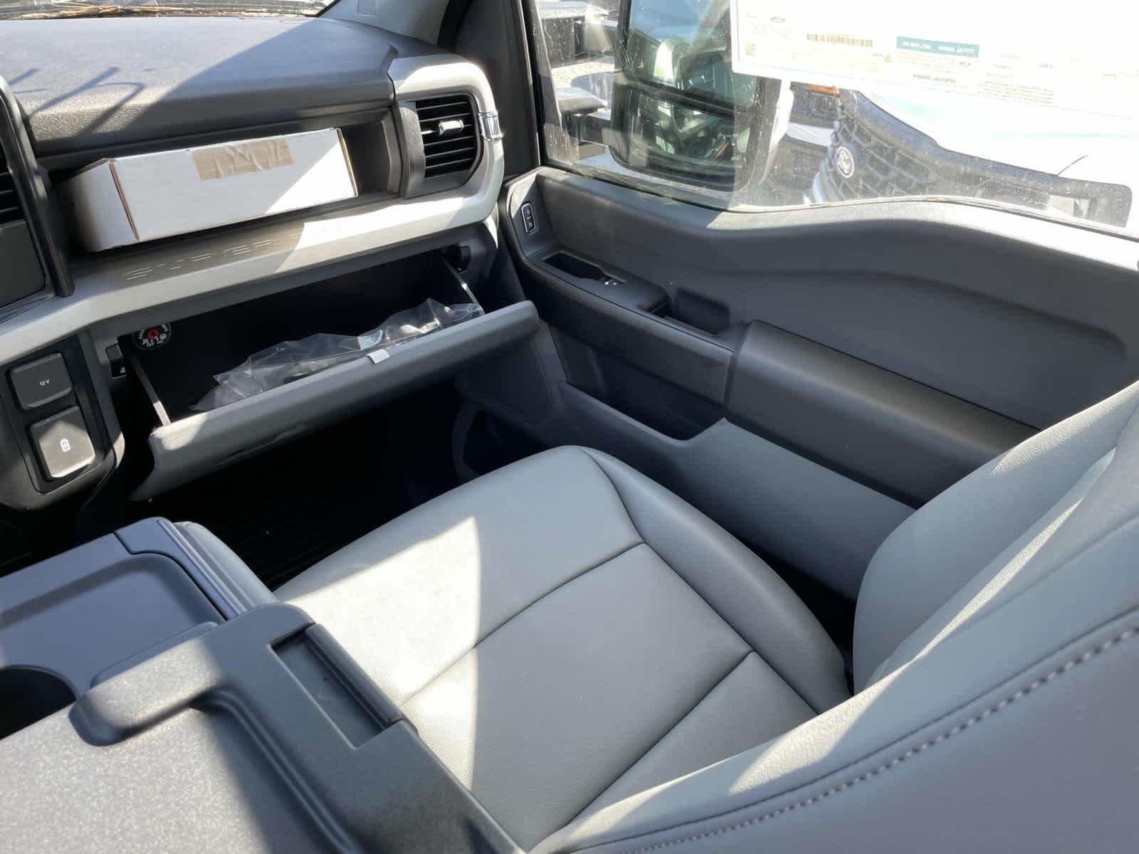 2024 Ford Super Duty F-550 DRW XL