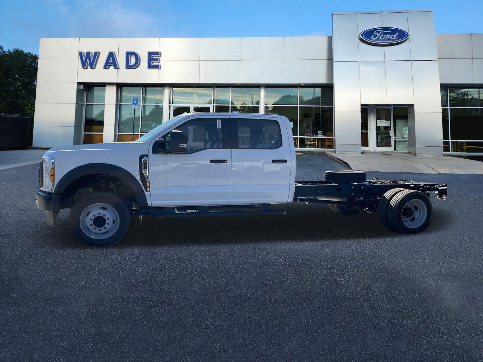 2024 Ford Super Duty F-550 DRW XL