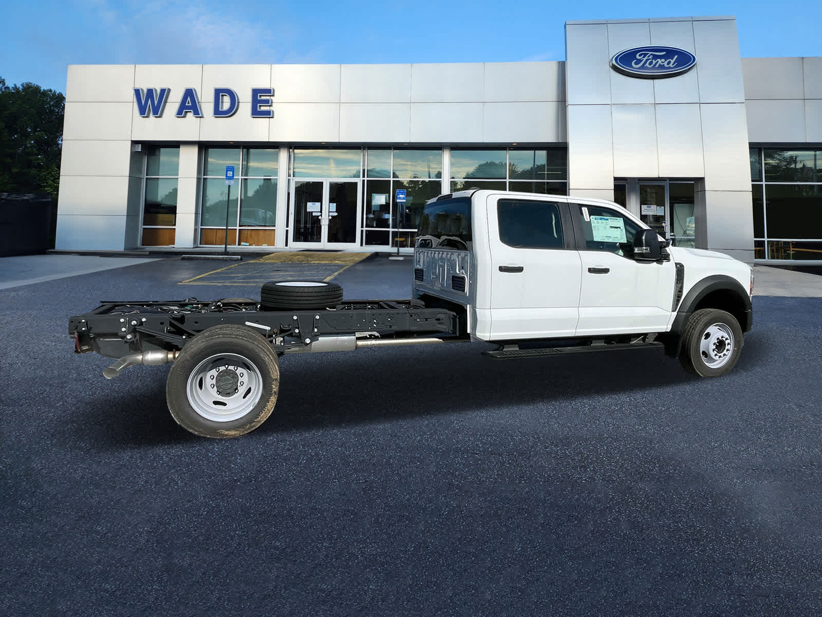 2024 Ford Super Duty F-550 DRW XL