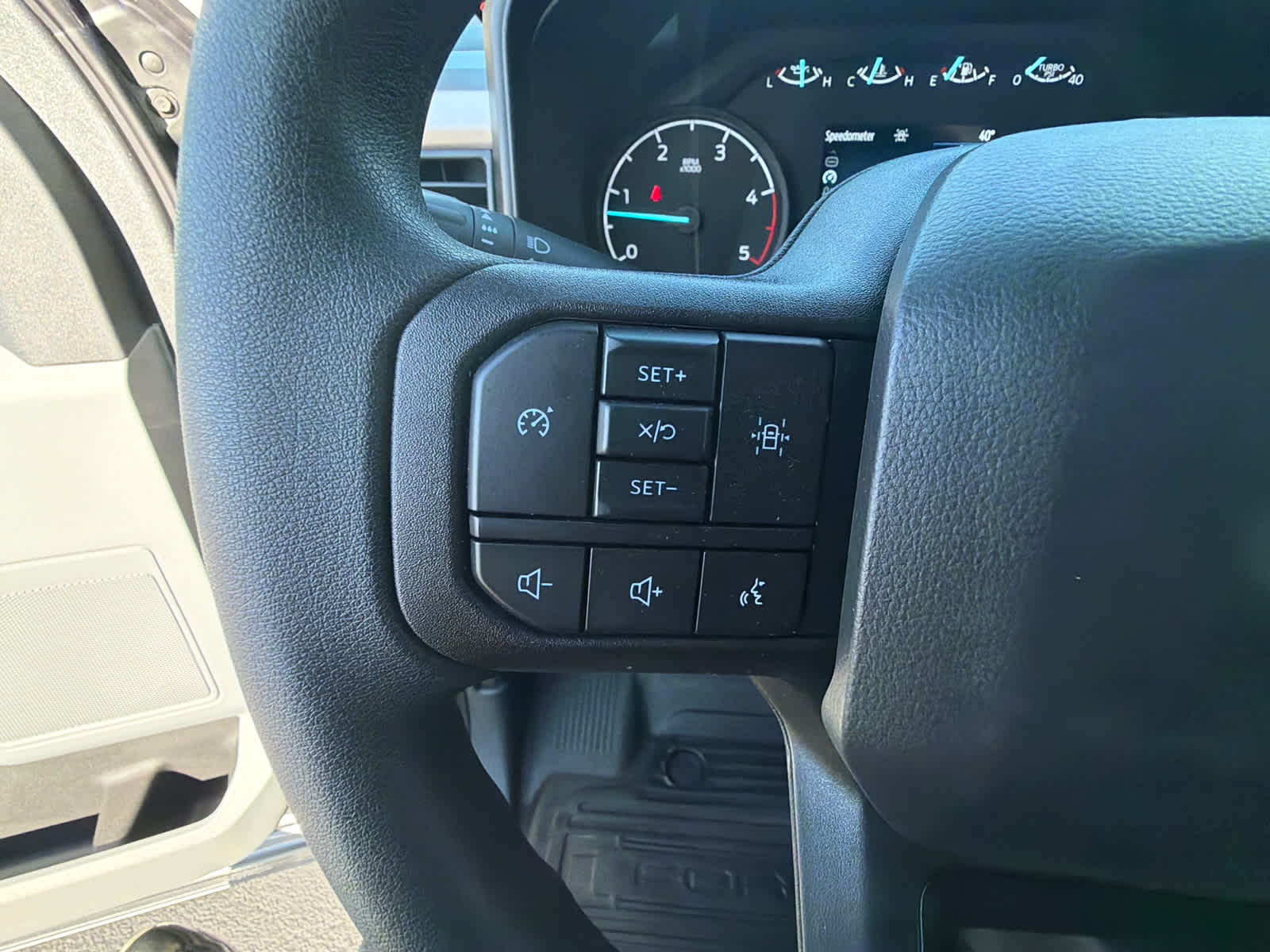 2024 Ford Super Duty F-550 DRW XL