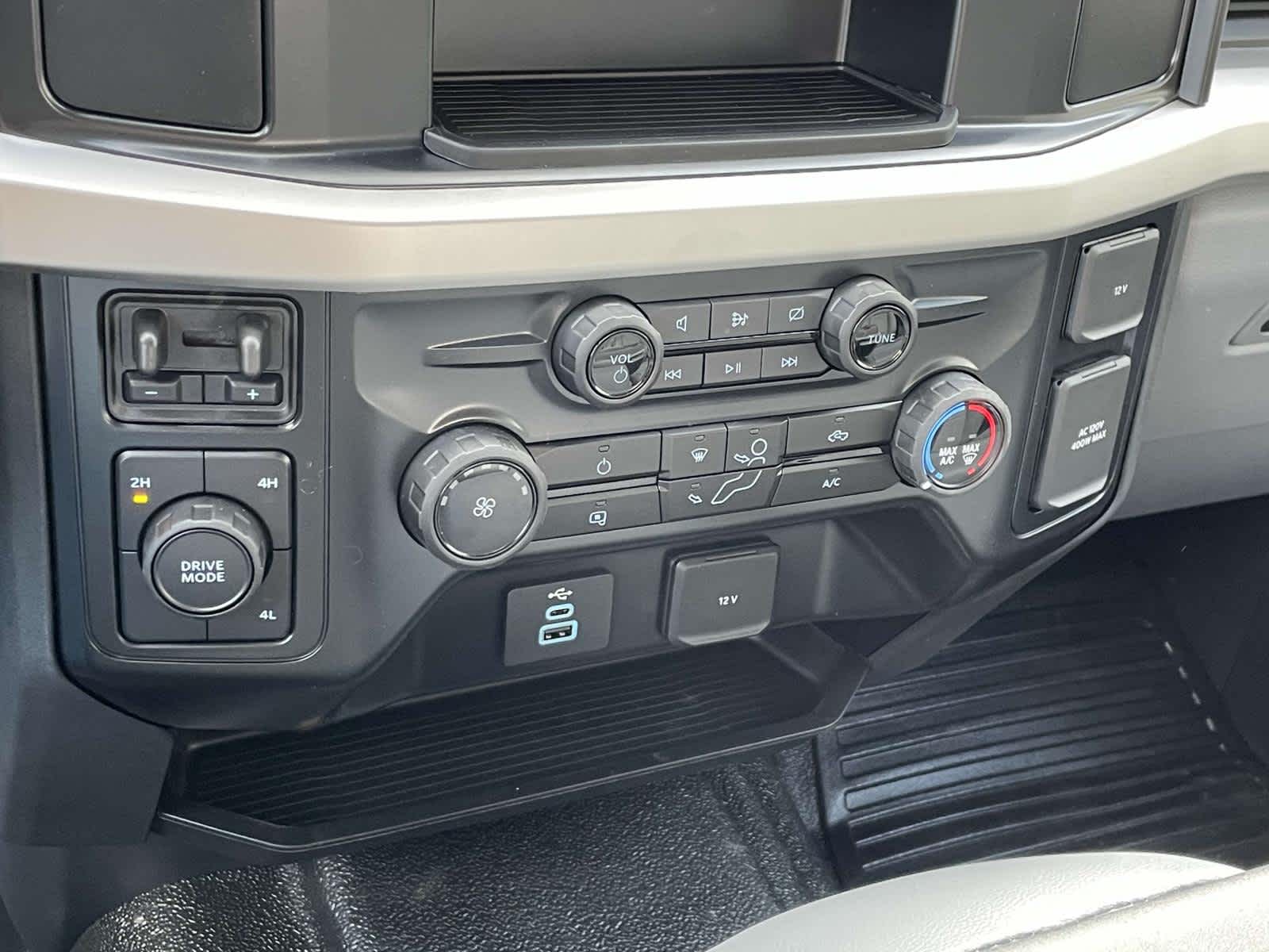 2024 Ford Super Duty F-550 DRW XLT