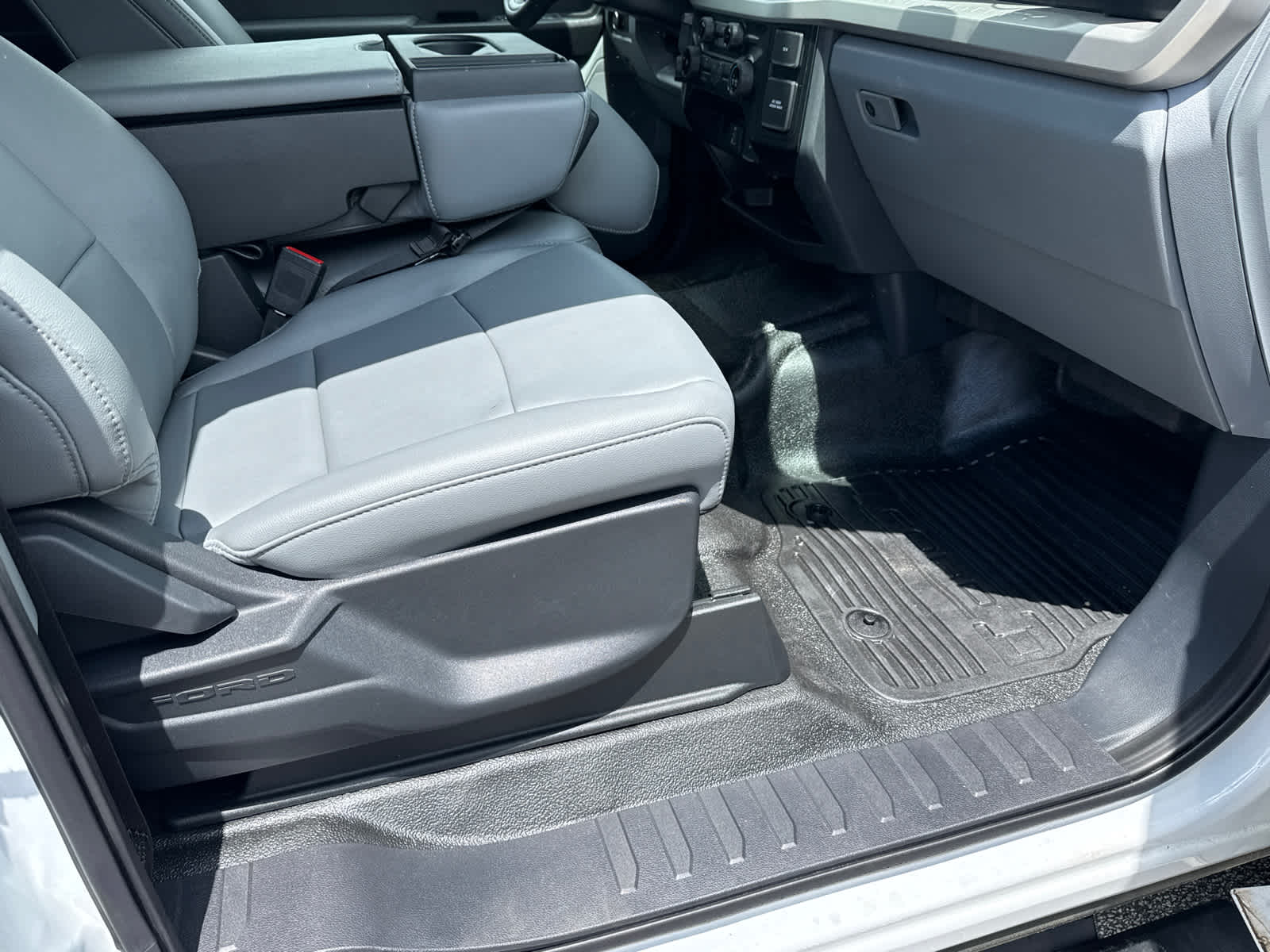 2023 Ford Super Duty F-550 DRW XL