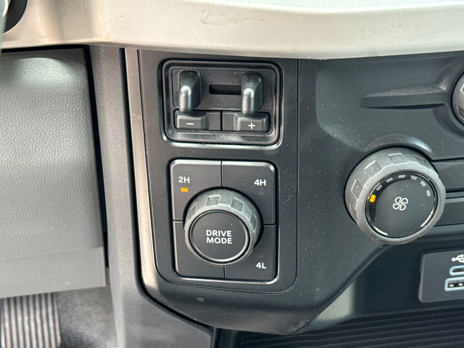 2023 Ford Super Duty F-550 DRW XL