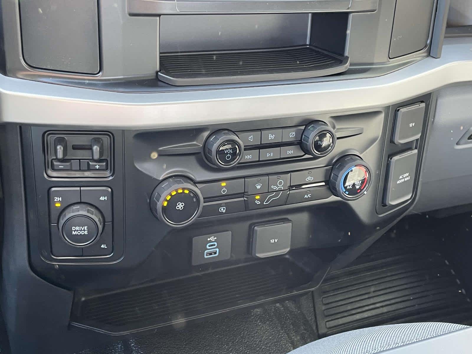 2024 Ford Super Duty F-550 DRW XL