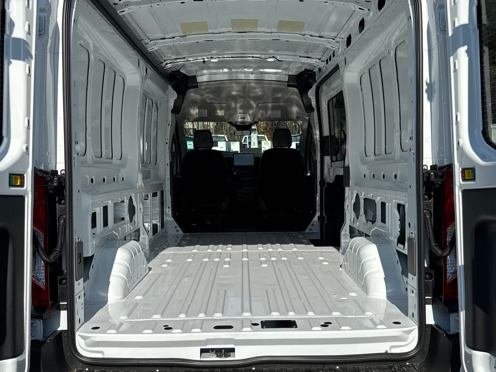 2025 Ford Transit T-350 148" Med Rf 9950 GVWR RWD