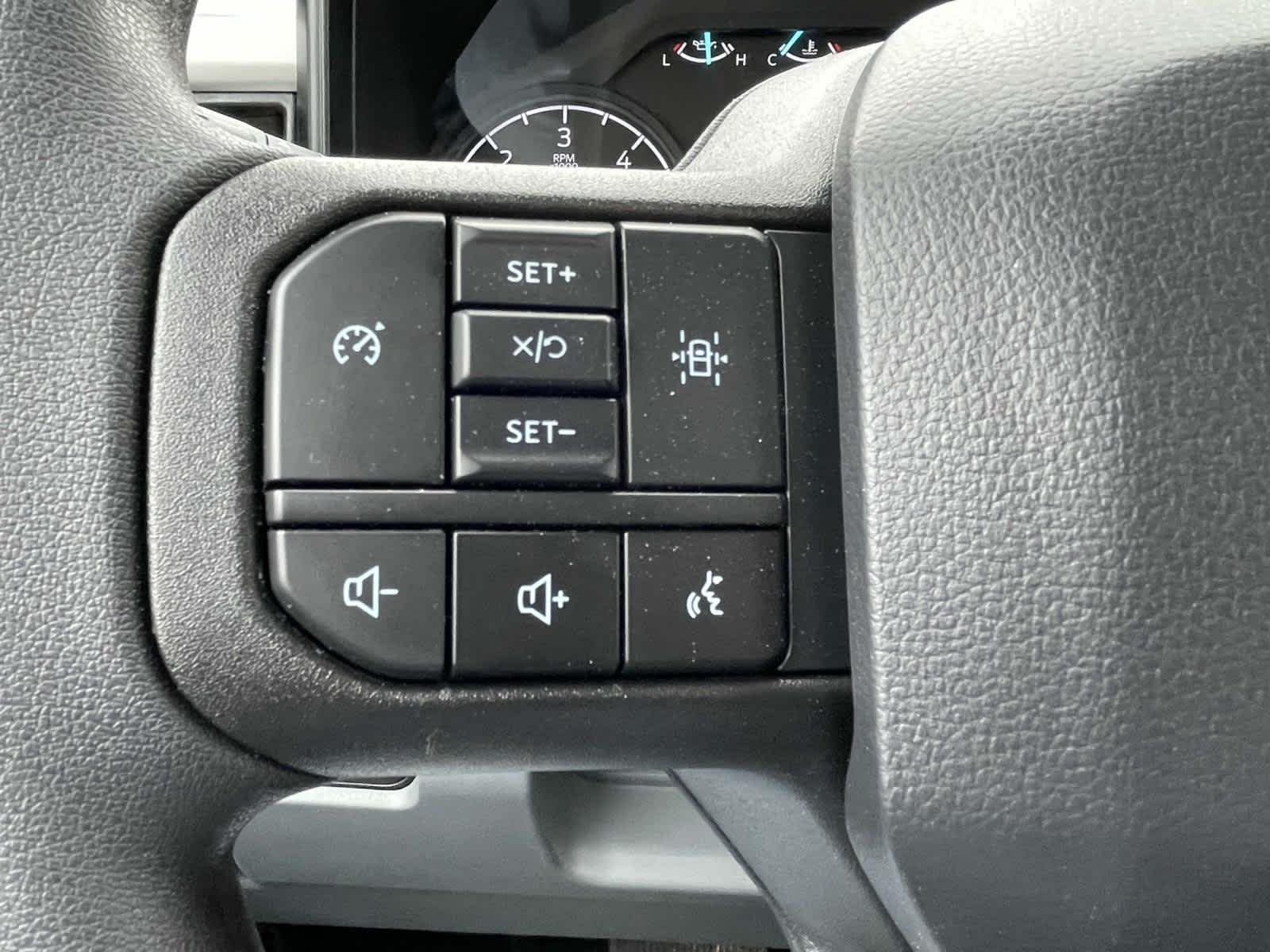 2024 Ford Super Duty F-600 DRW XLT