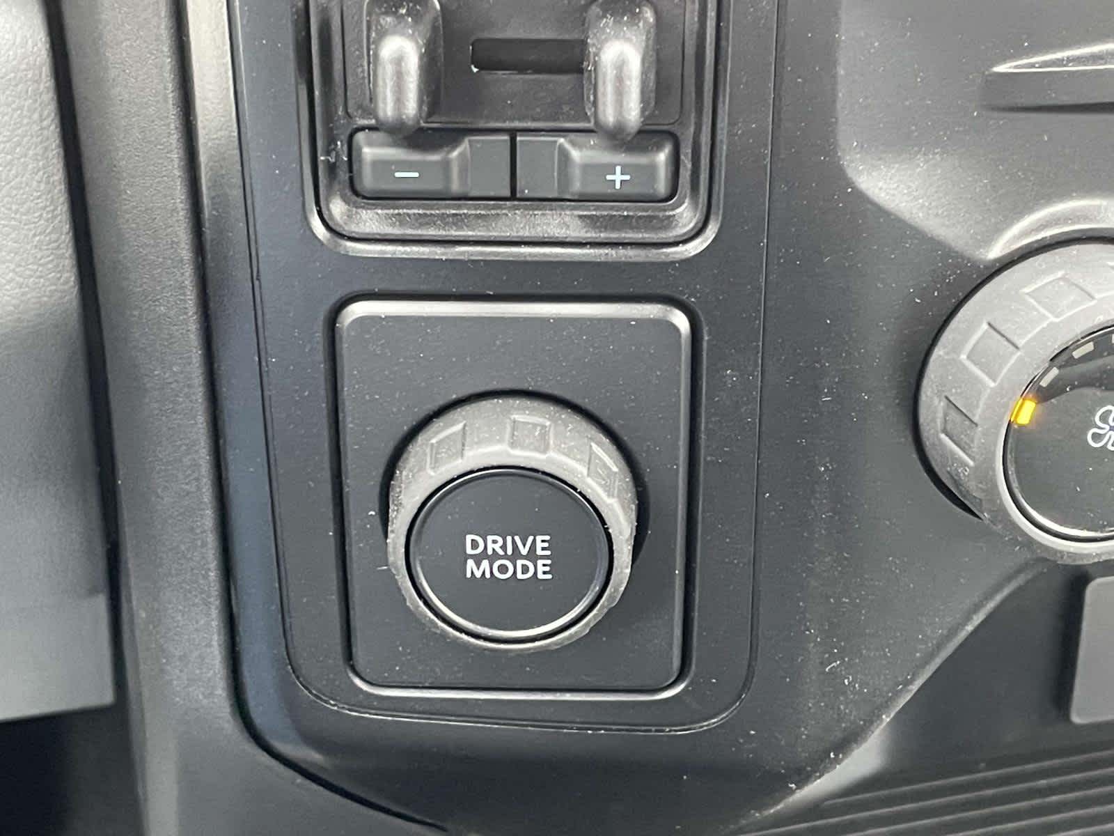 2024 Ford Super Duty F-600 DRW XLT