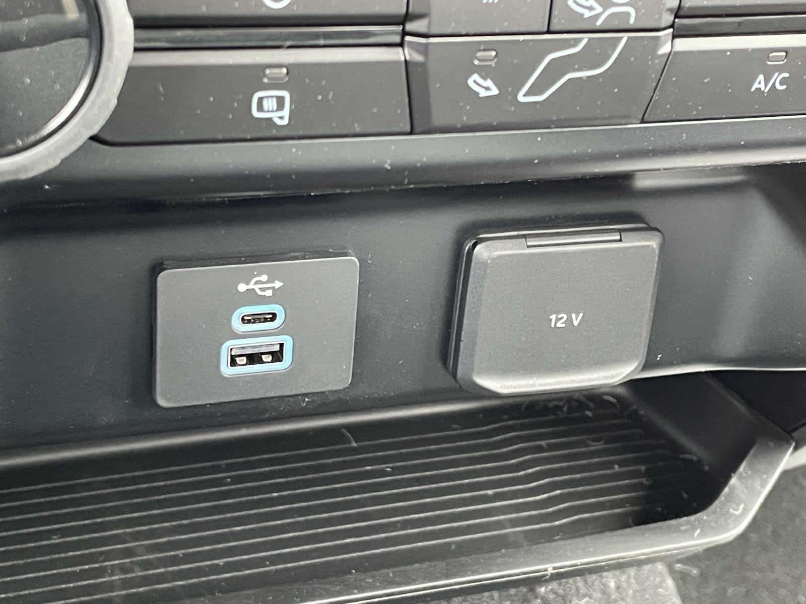 2024 Ford Super Duty F-600 DRW XLT