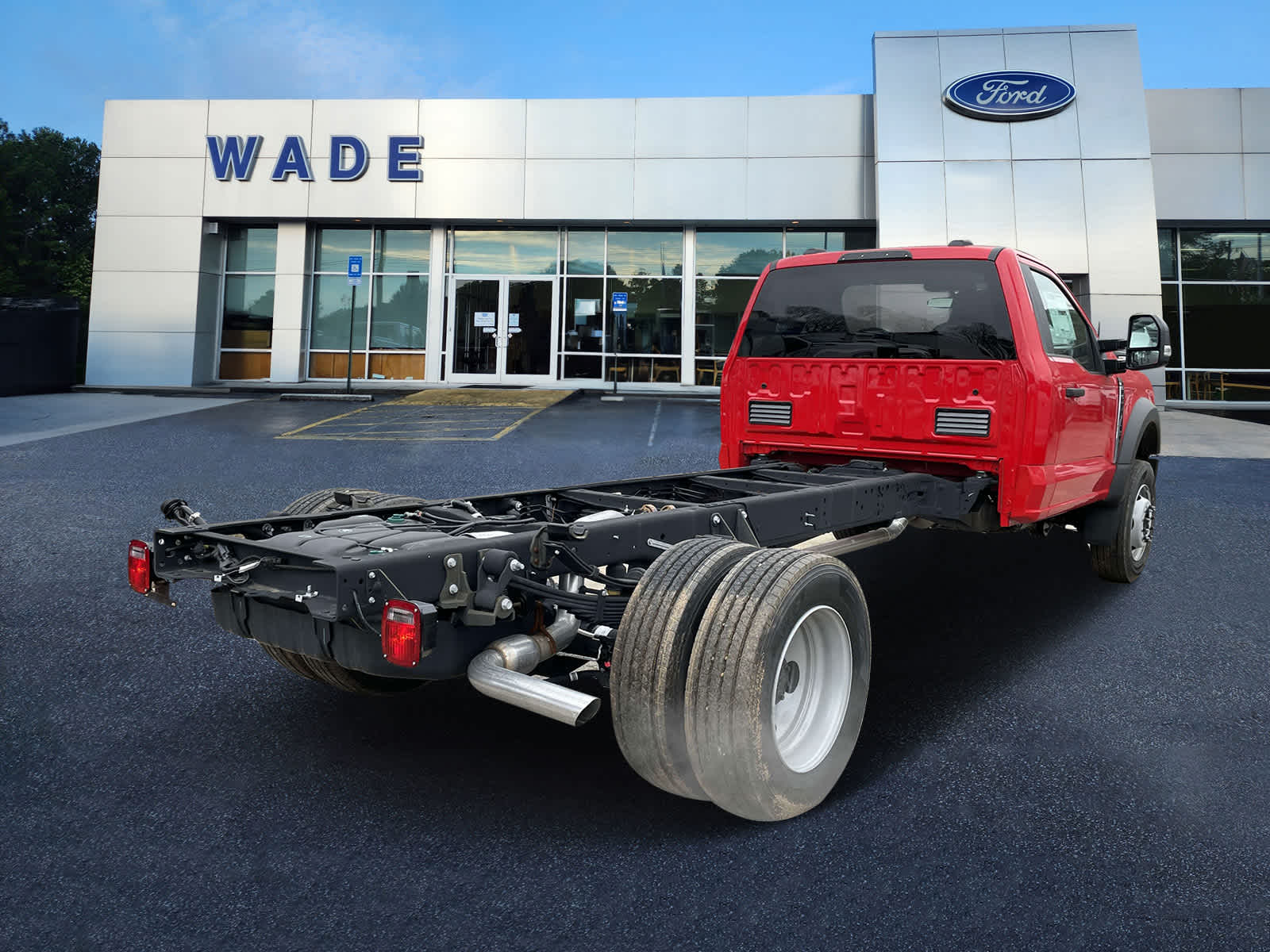 2024 Ford Super Duty F-600 DRW XLT