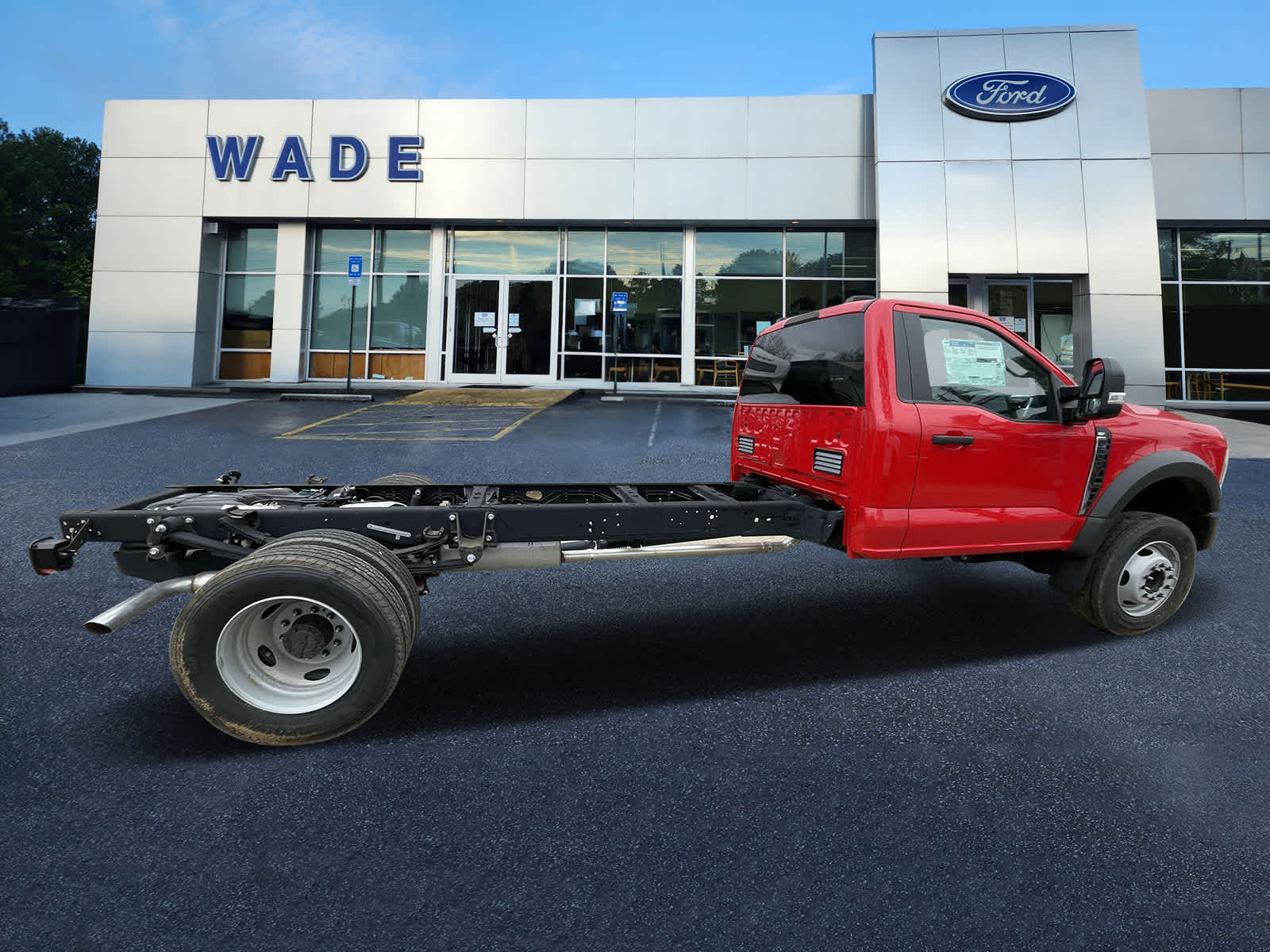 2024 Ford Super Duty F-600 DRW XLT