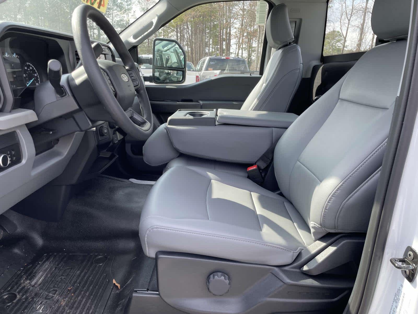 2024 Ford Super Duty F-350 DRW XL