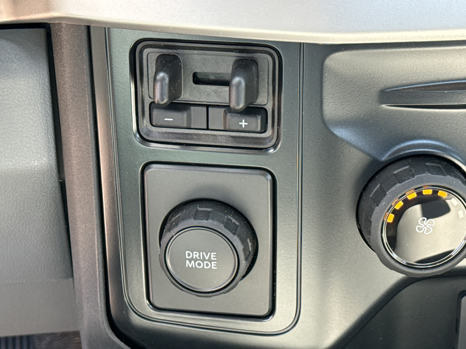 2024 Ford Super Duty F-350 DRW XL