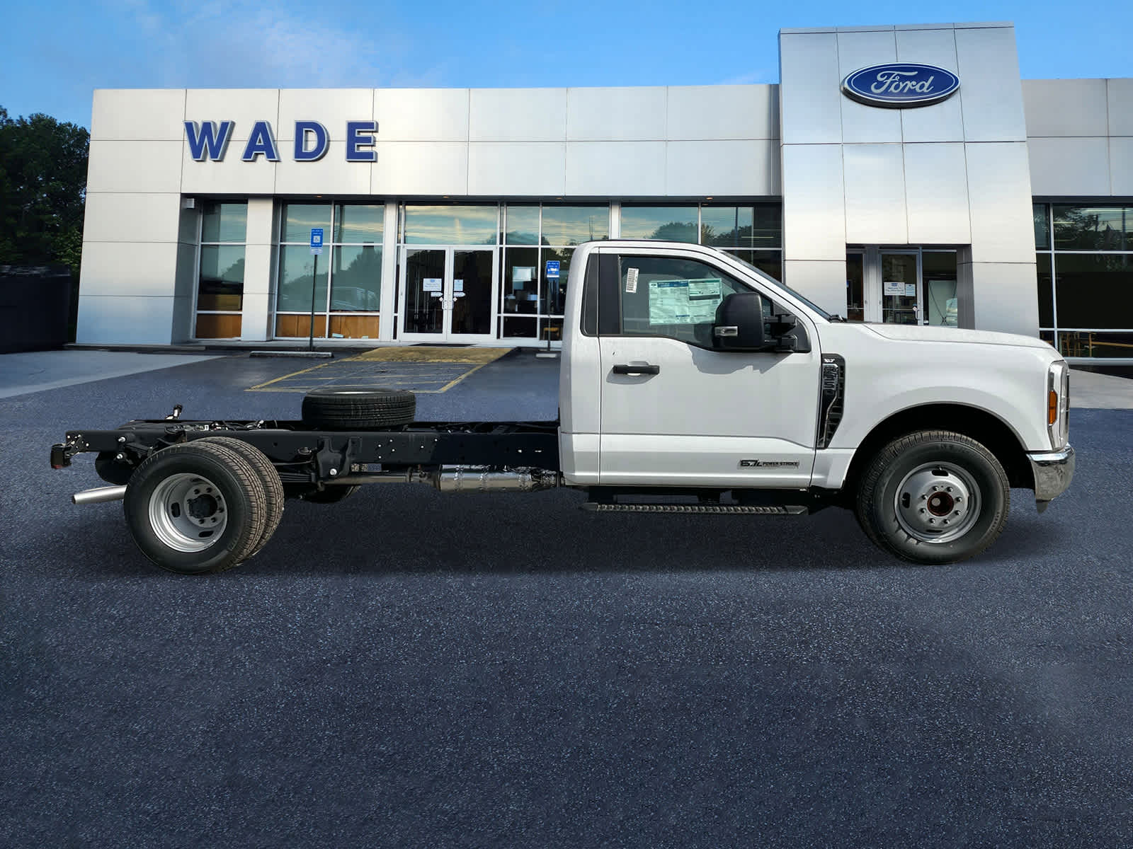 2024 Ford Super Duty F-350 DRW XLT