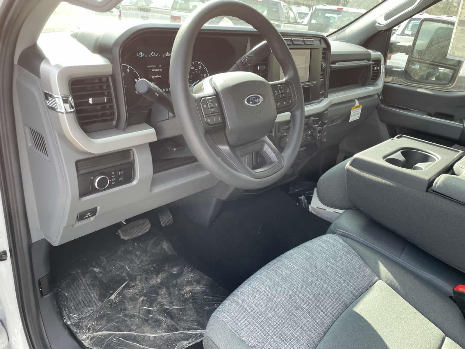 2024 Ford Super Duty F-350 DRW XLT