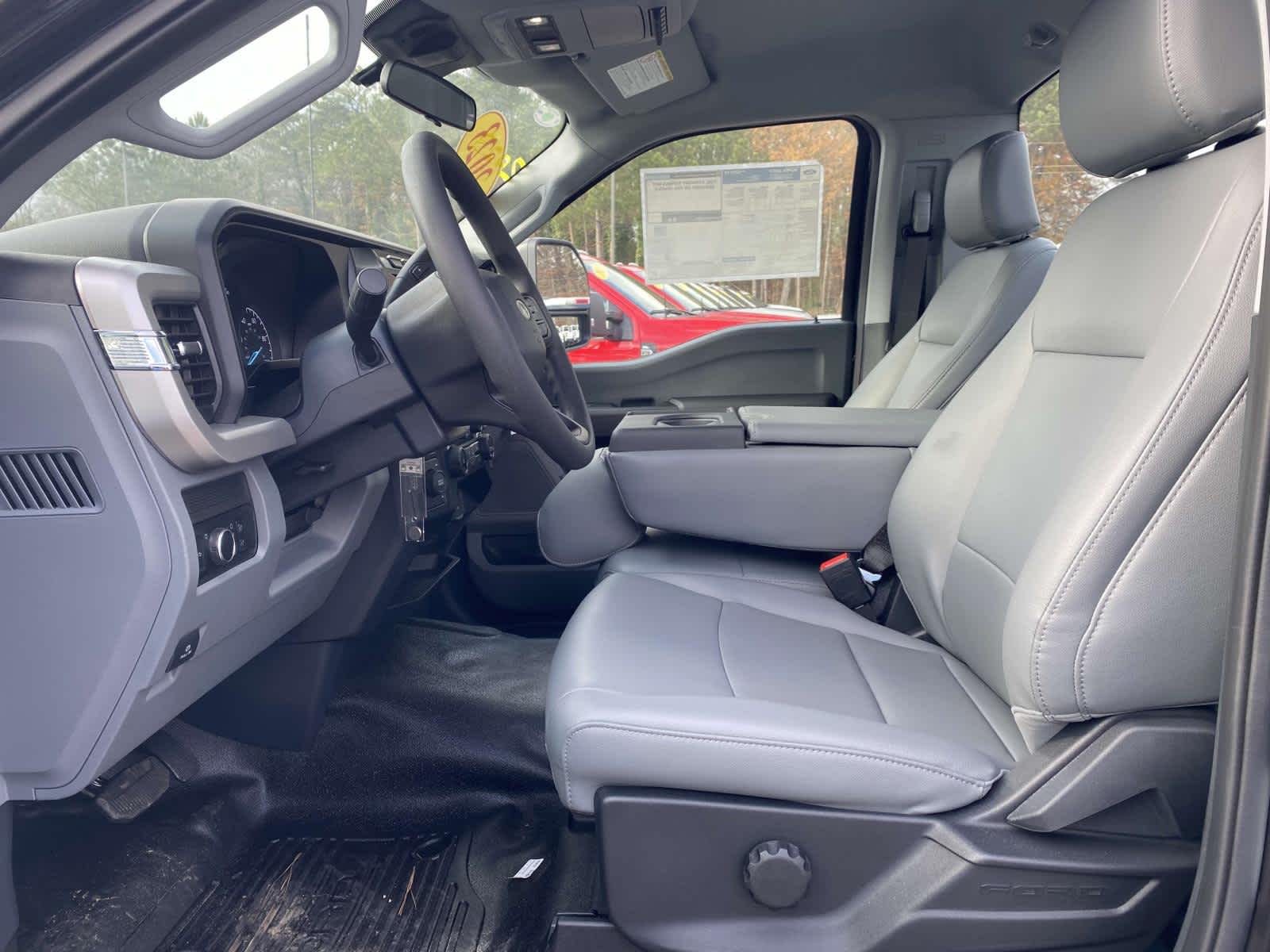 2023 Ford Super Duty F-350 DRW XL