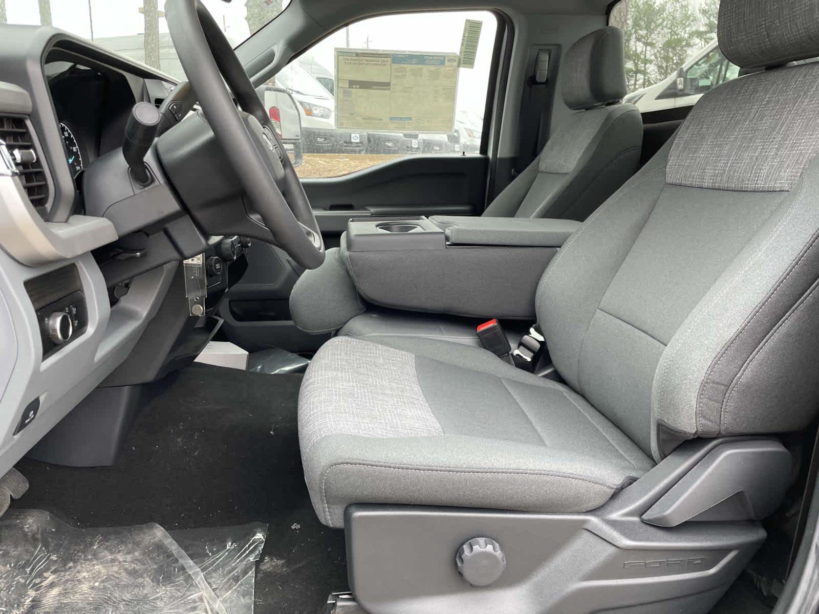 2024 Ford Super Duty F-450 DRW XLT