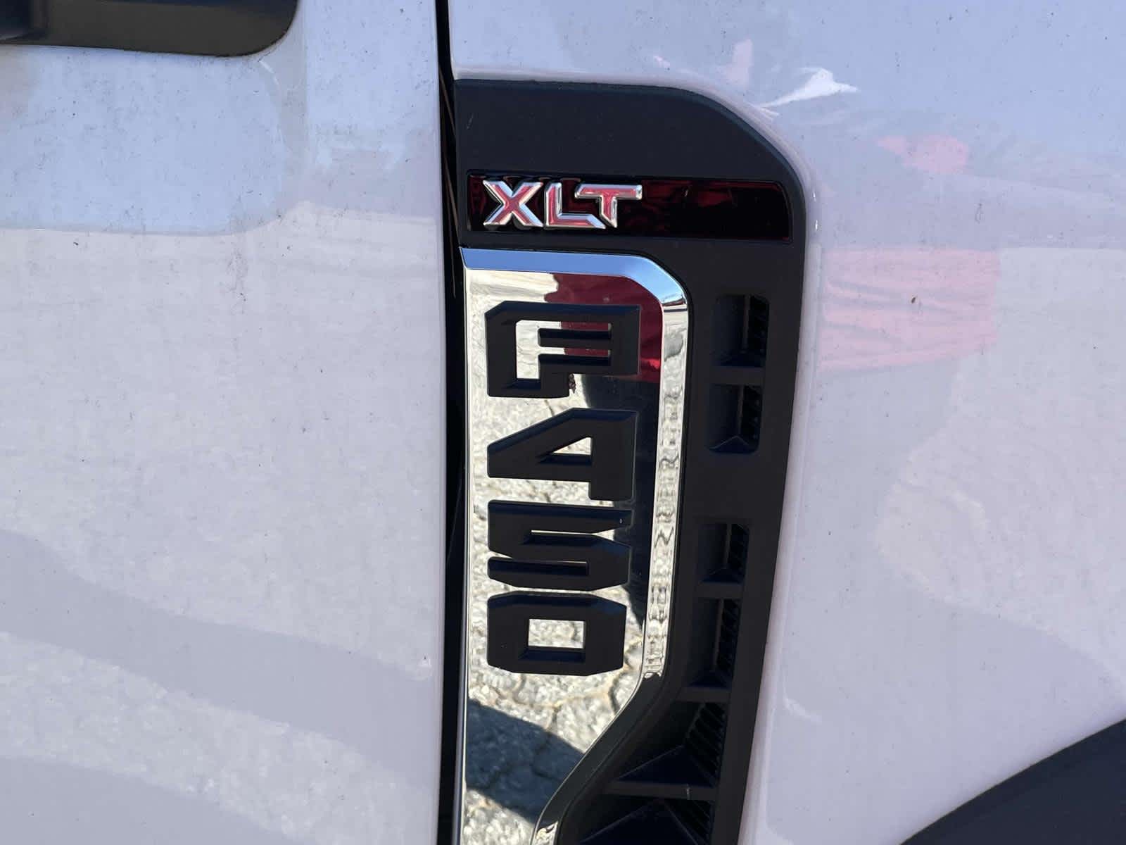 2024 Ford Super Duty F-450 DRW XLT