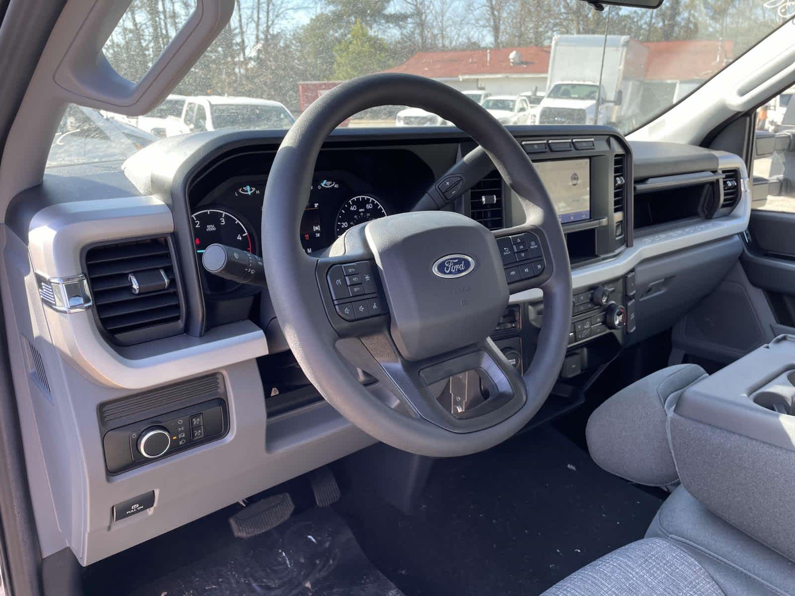 2024 Ford Super Duty F-450 DRW XLT