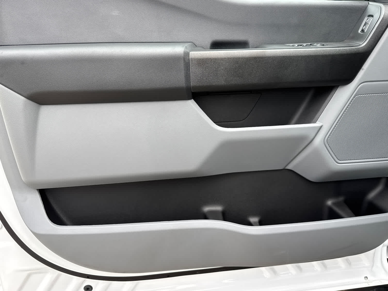 2024 Ford Super Duty F-550 DRW XL