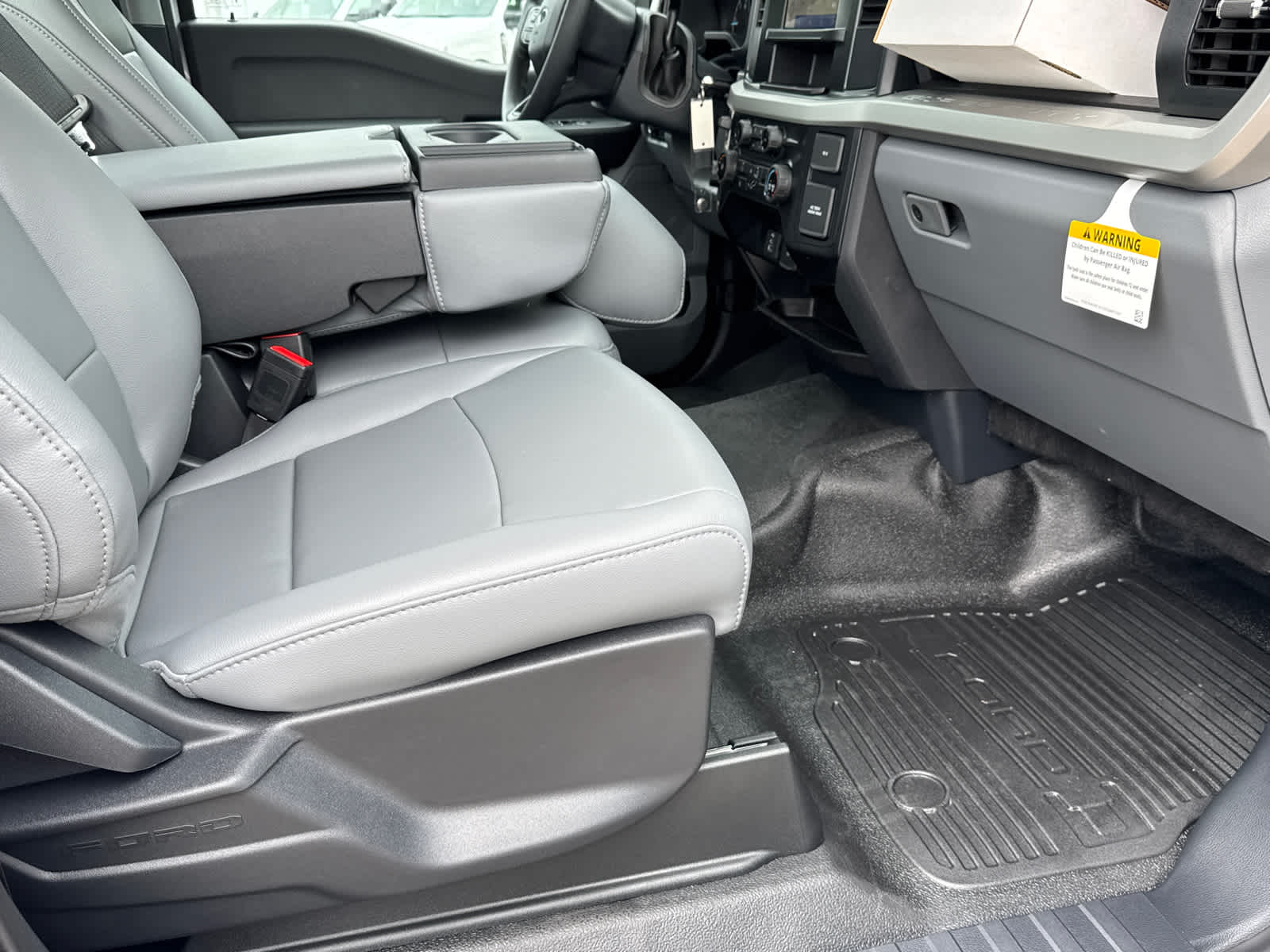 2024 Ford Super Duty F-550 DRW XL