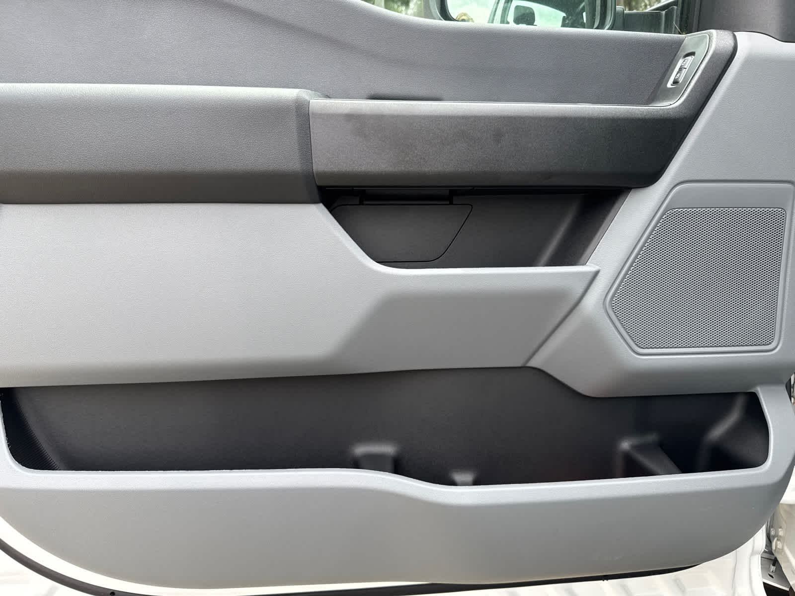 2024 Ford Super Duty F-550 DRW XL