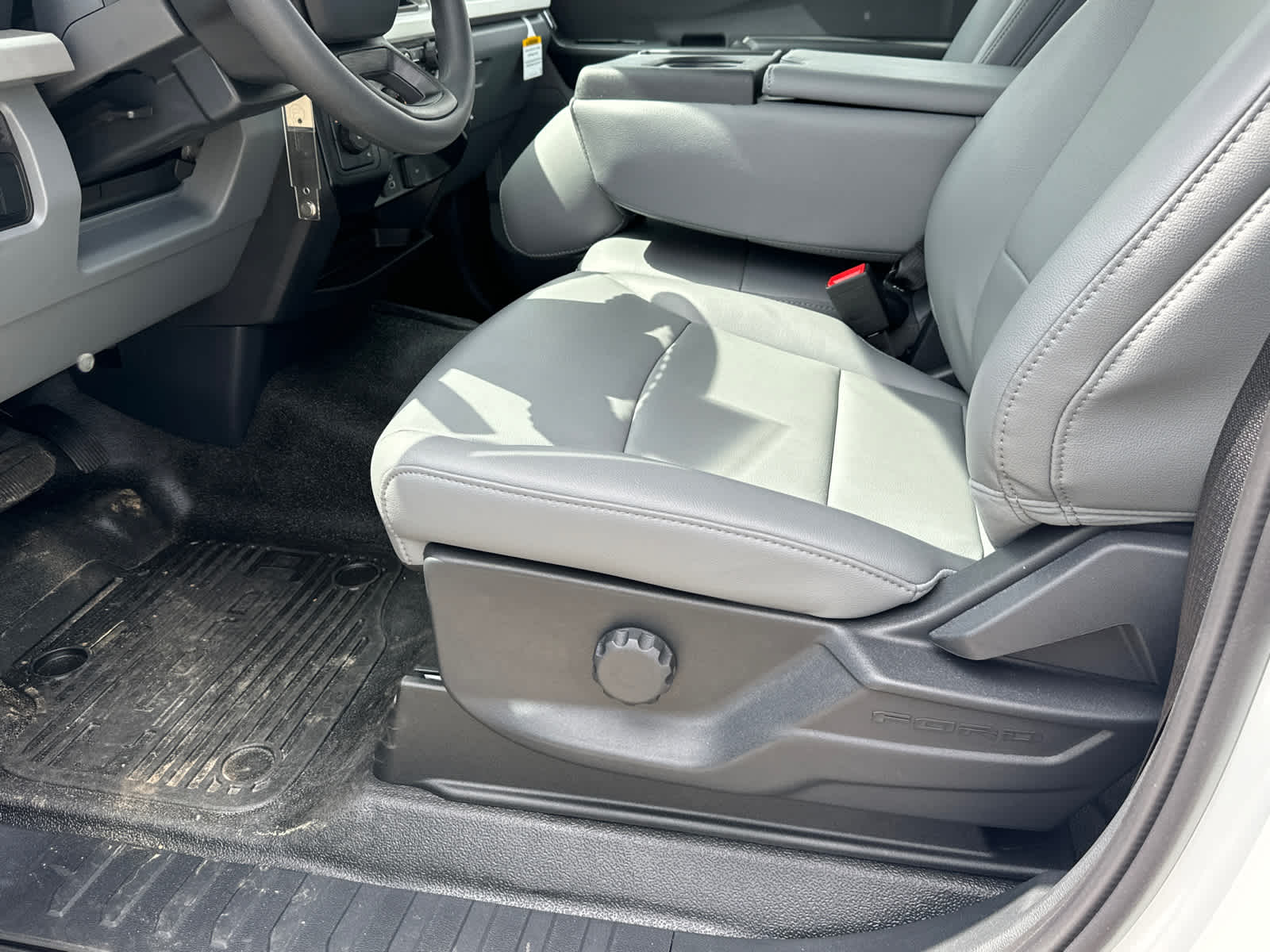 2024 Ford Super Duty F-550 DRW XL