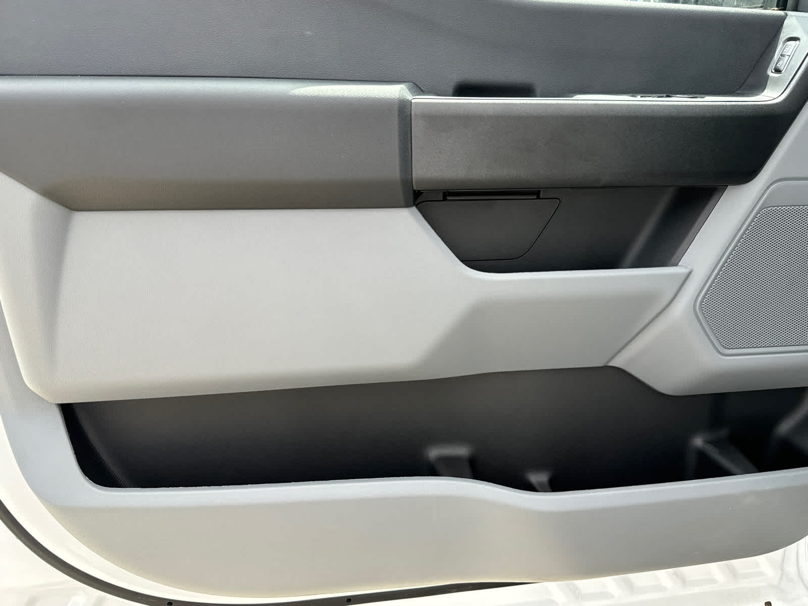 2024 Ford Super Duty F-550 DRW XL