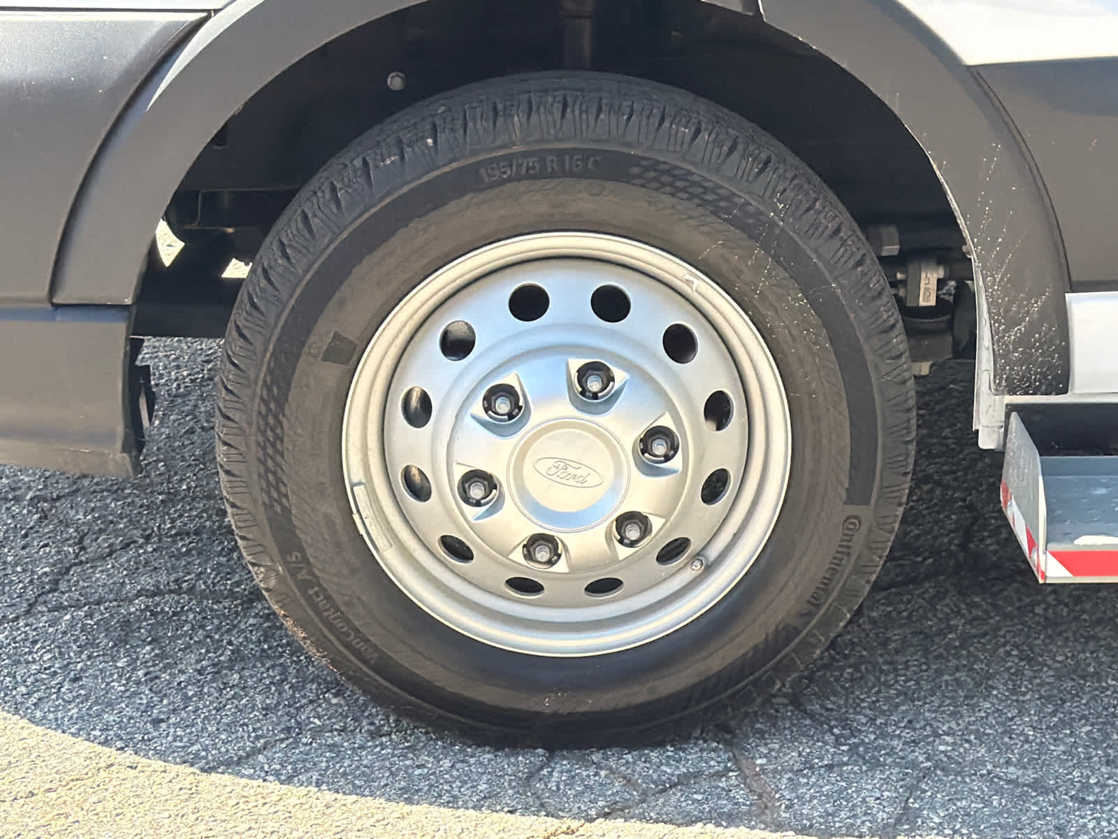 2023 Ford Transit Passenger Wagon XL