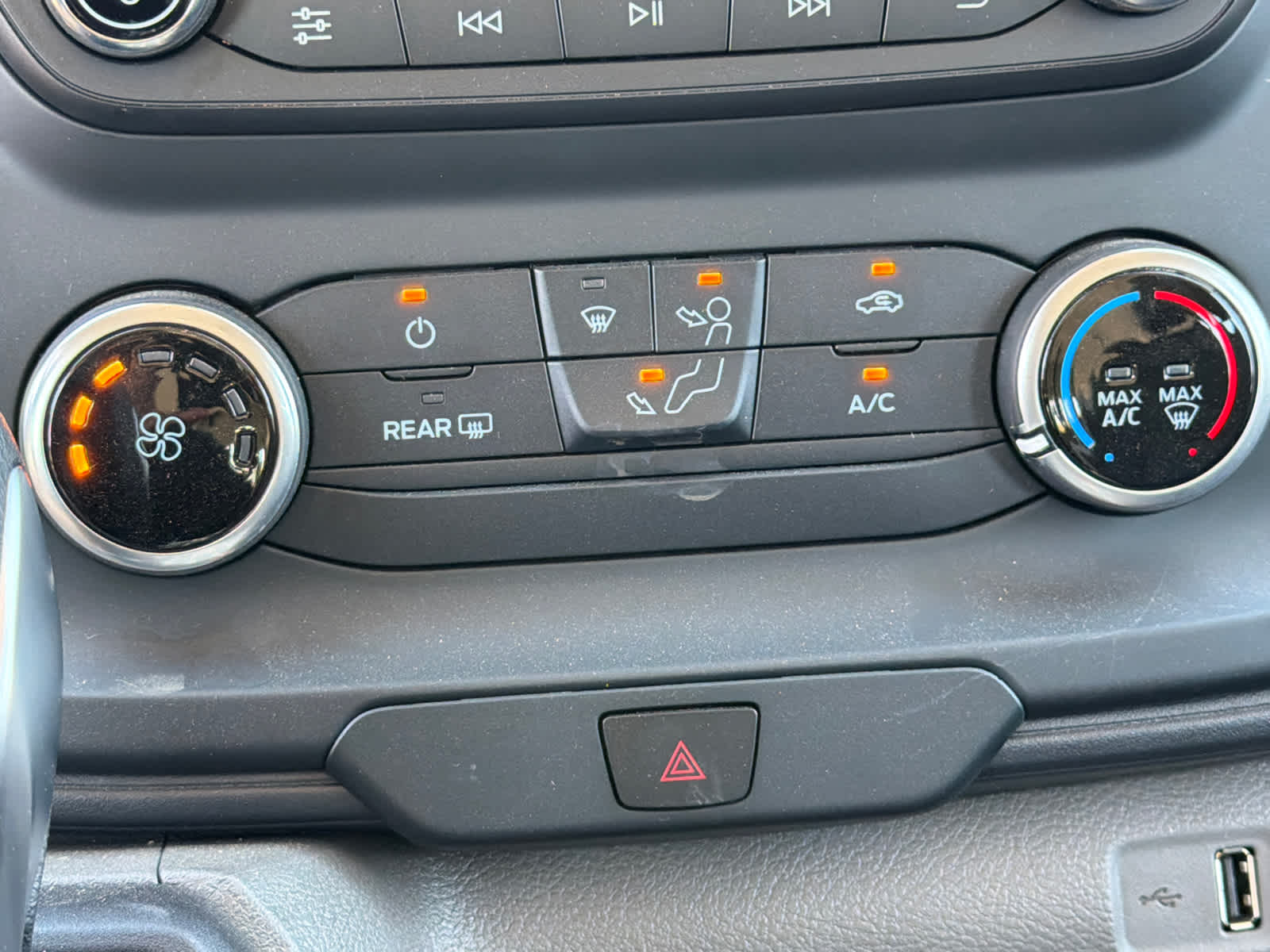 2023 Ford Transit Passenger Wagon XL