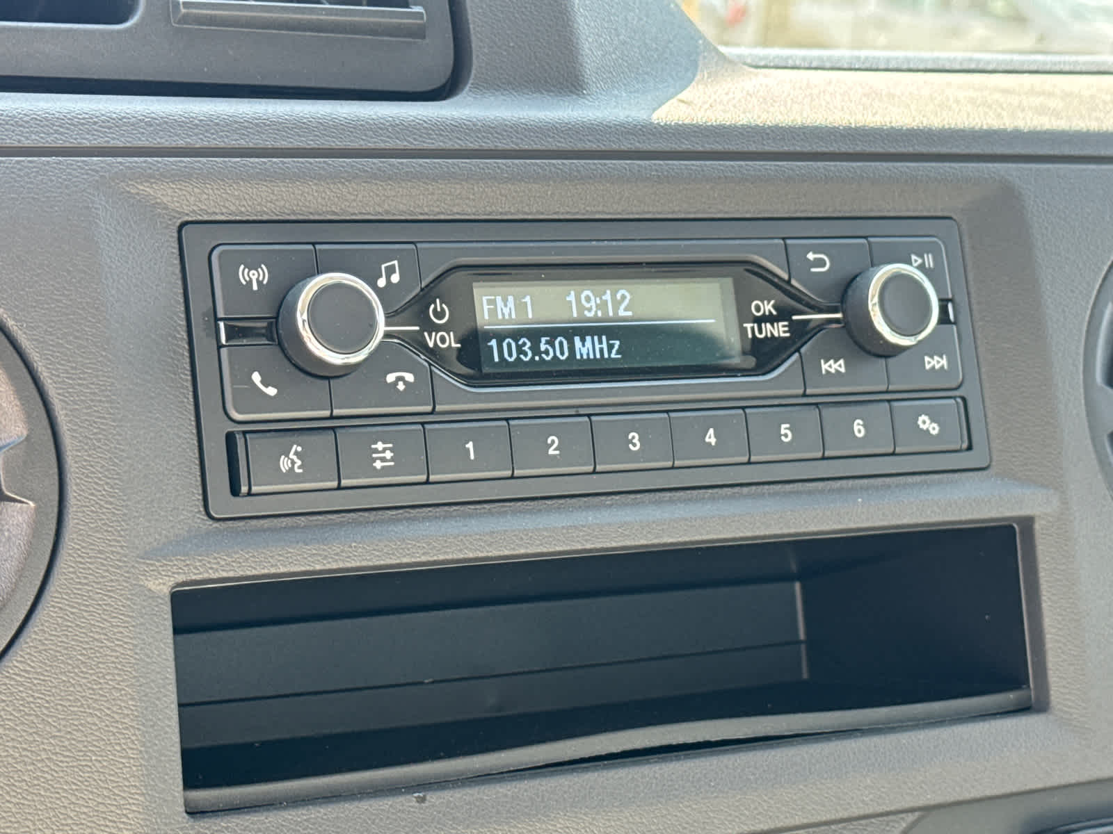 2025 Ford E-Series Cutaway E-450 DRW