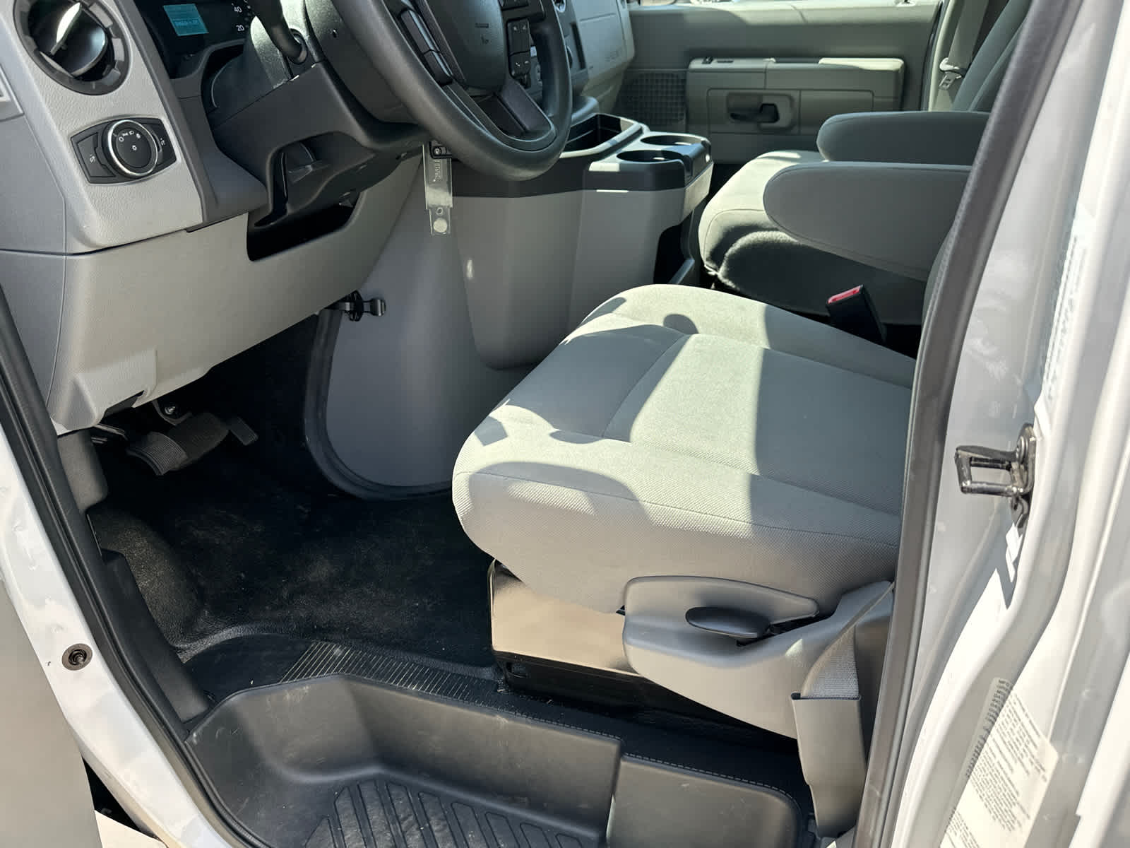 2023 Ford E-Series Cutaway E-450 DRW 158" WB