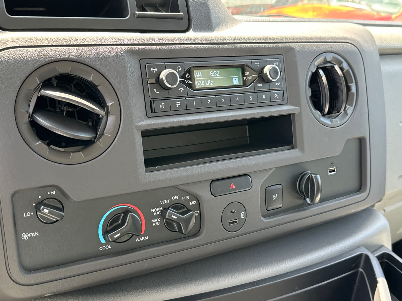 2023 Ford E-Series Cutaway E-450 DRW 158" WB