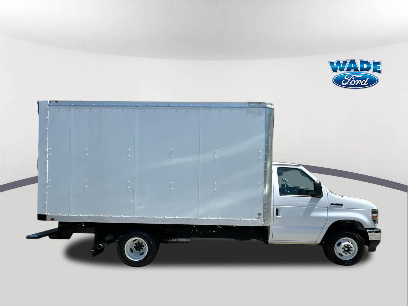 2023 Ford E-Series Cutaway E-450 DRW 158" WB