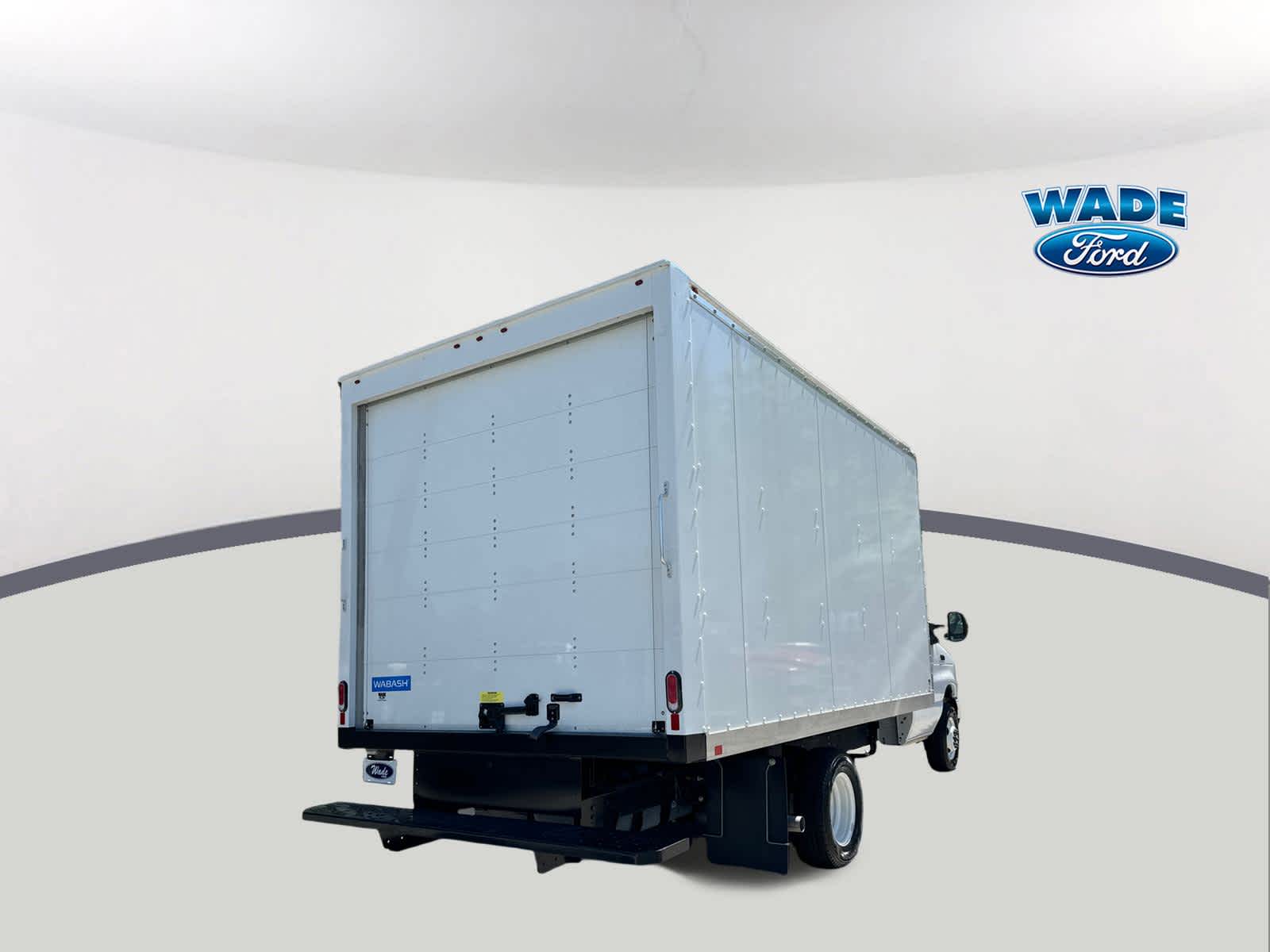 2023 Ford E-Series Cutaway E-450 DRW 158" WB