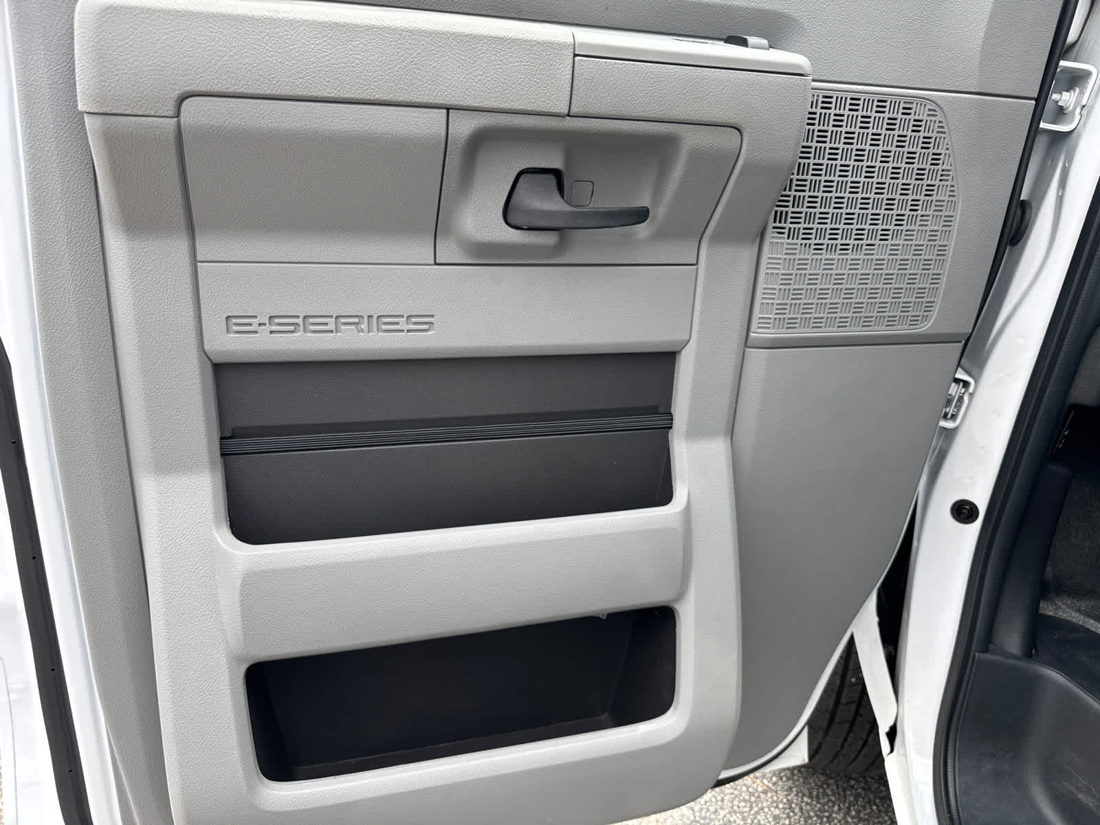 2023 Ford E-Series Cutaway E-450 DRW 158" WB