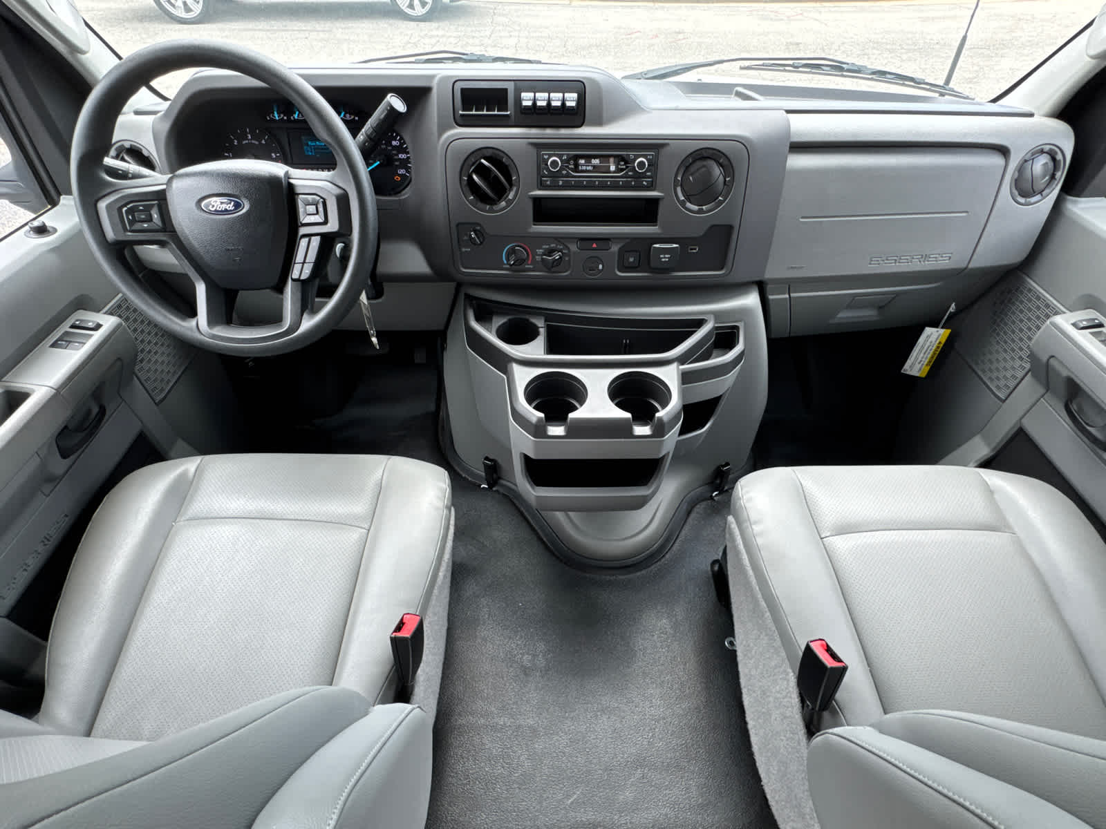 2023 Ford E-Series Cutaway E-450 DRW 158" WB