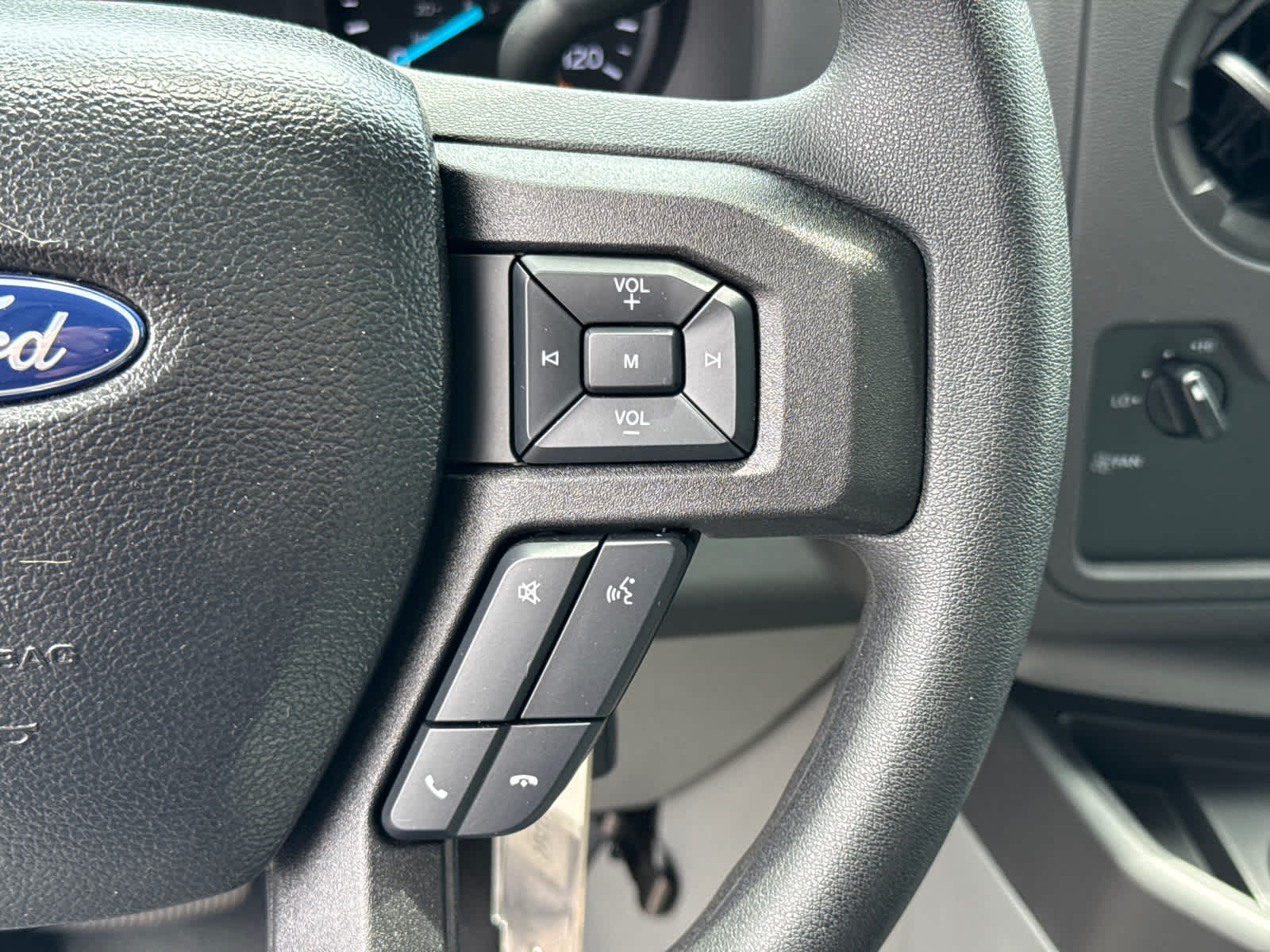 2023 Ford E-Series Cutaway E-450 DRW 158" WB