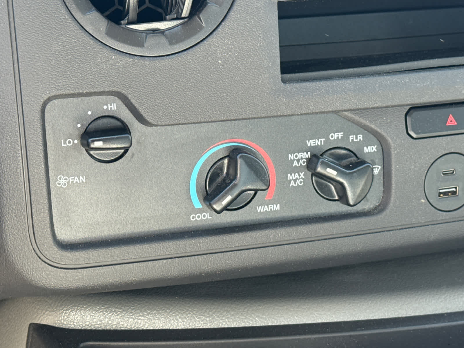 2025 Ford E-Series Cutaway E-450 DRW