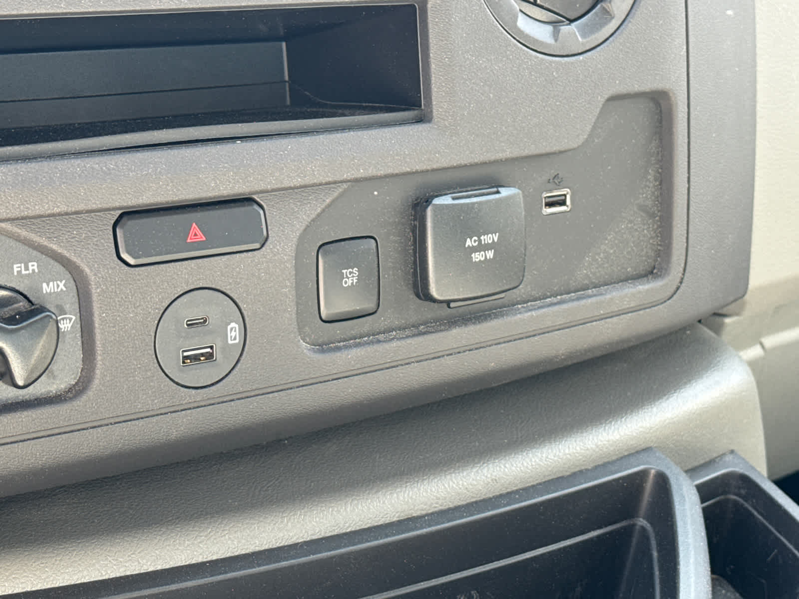 2025 Ford E-Series Cutaway E-450 DRW