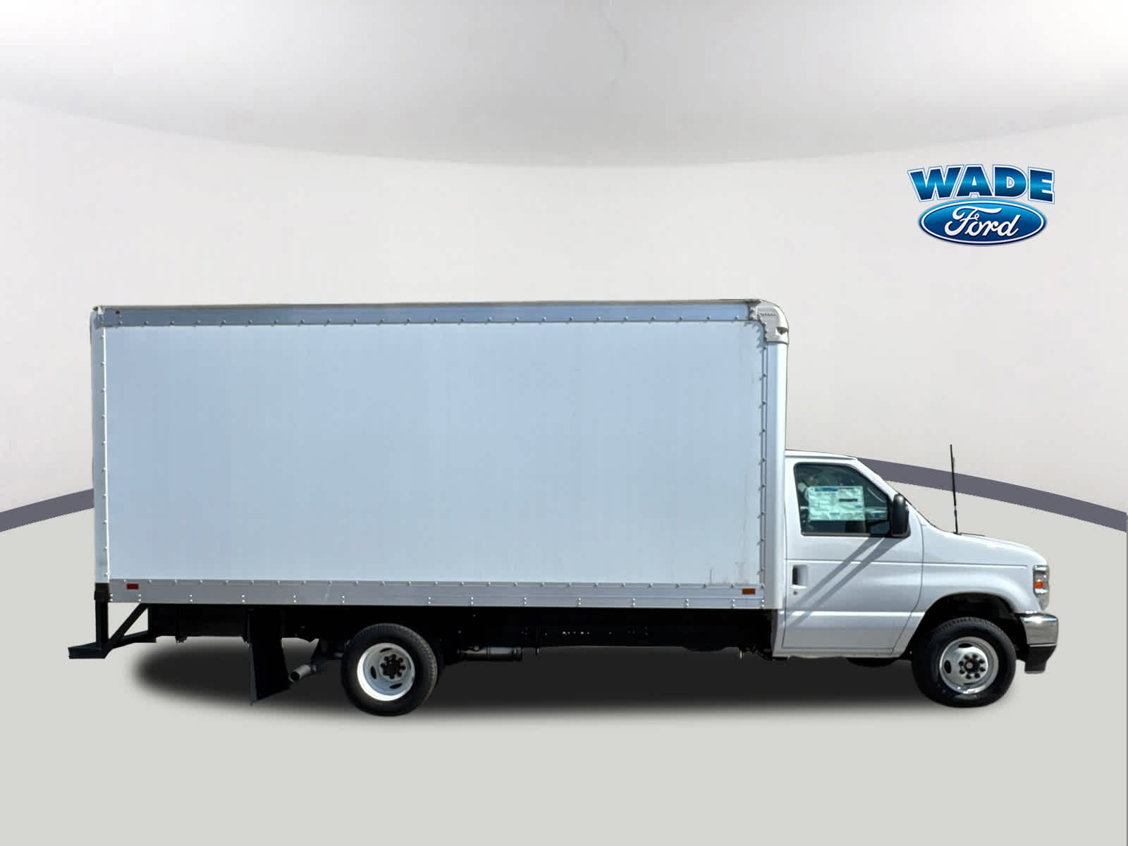 2025 Ford E-Series Cutaway E-450 DRW