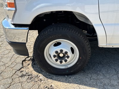 2025 Ford E-Series Cutaway E-450 DRW