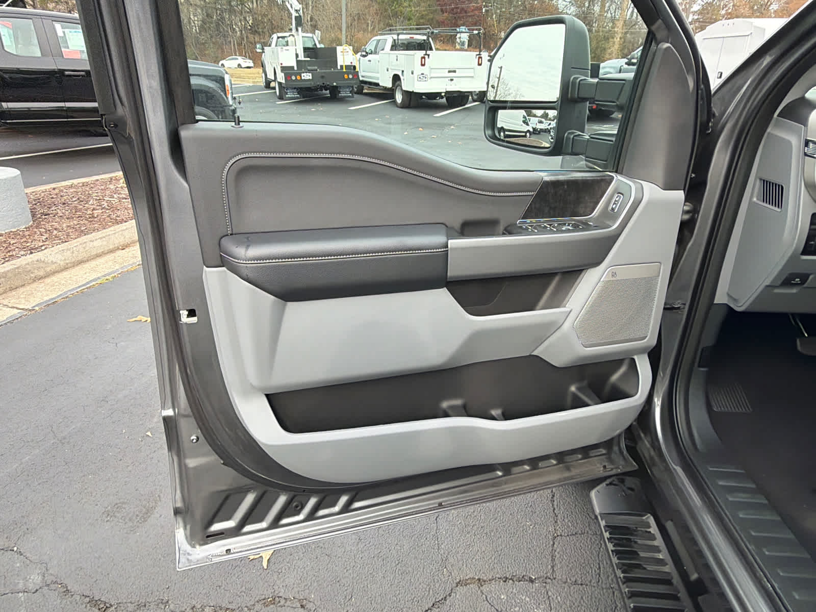 2024 Ford Super Duty F-350 SRW XLT