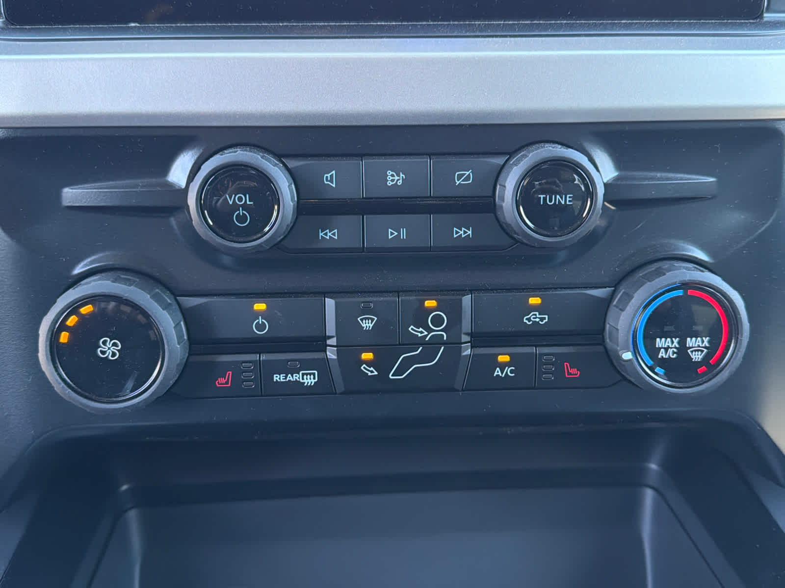 2024 Ford Super Duty F-350 SRW XLT