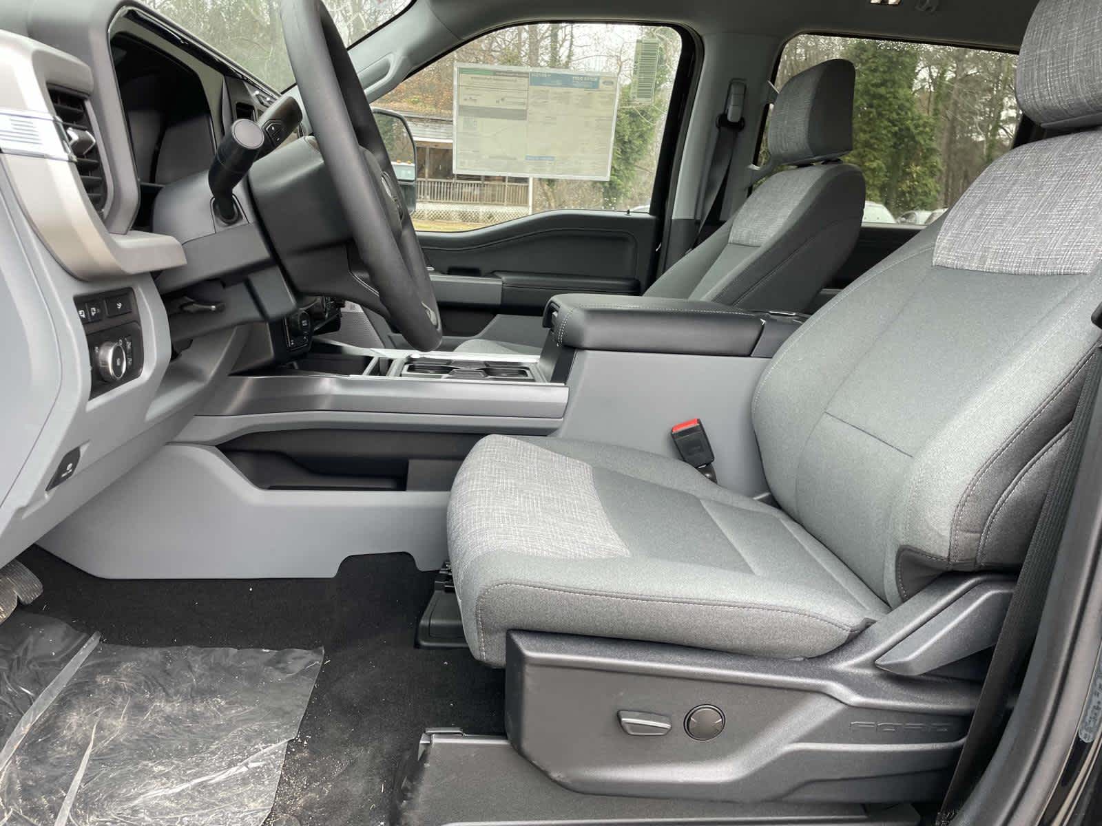 2024 Ford Super Duty F-350 SRW XLT