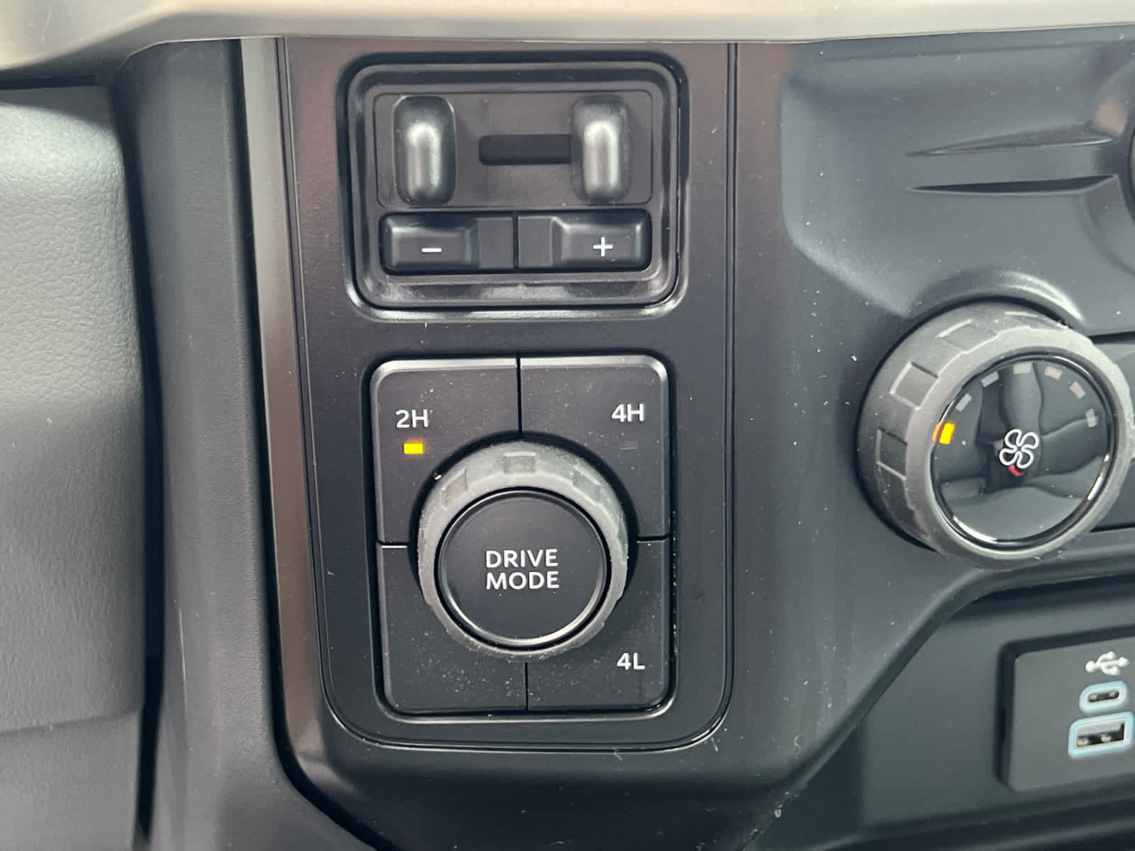 2026 Ford Super Duty F-350 DRW Pickup XL