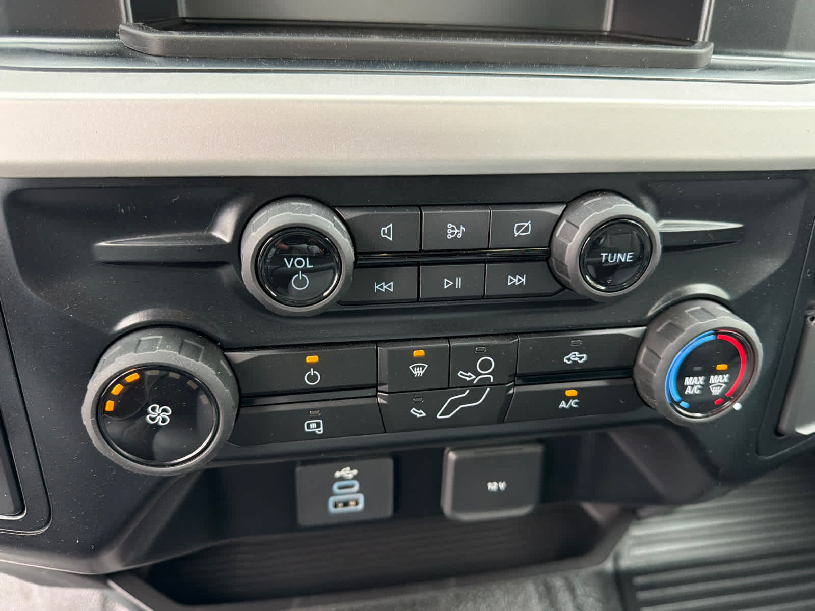 2024 Ford Super Duty F-350 SRW XL