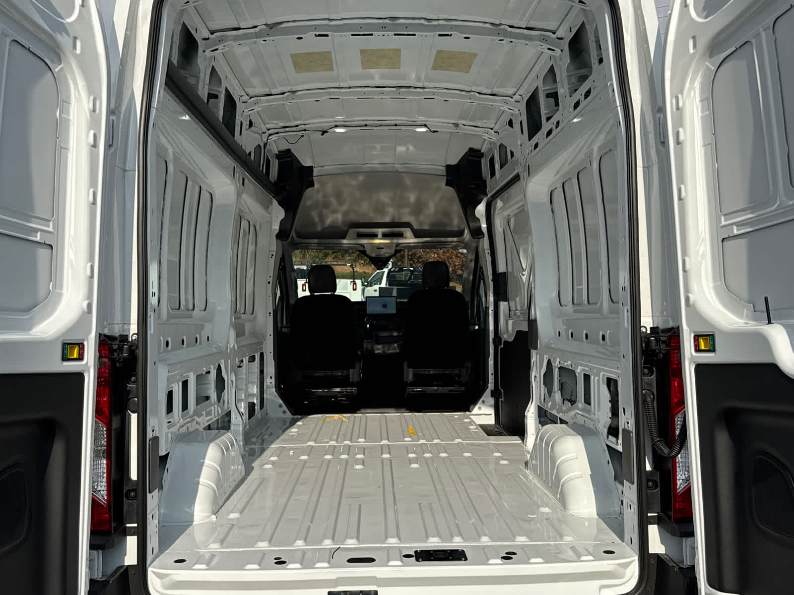 2025 Ford Transit T-350 148" Hi Rf 9950 GVWR RWD