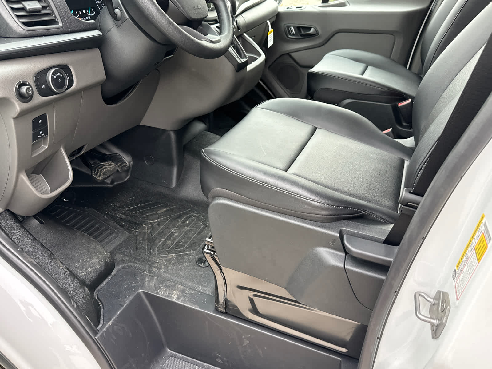 2025 Ford Transit T-250 148" Med Rf 9070 GVWR RWD